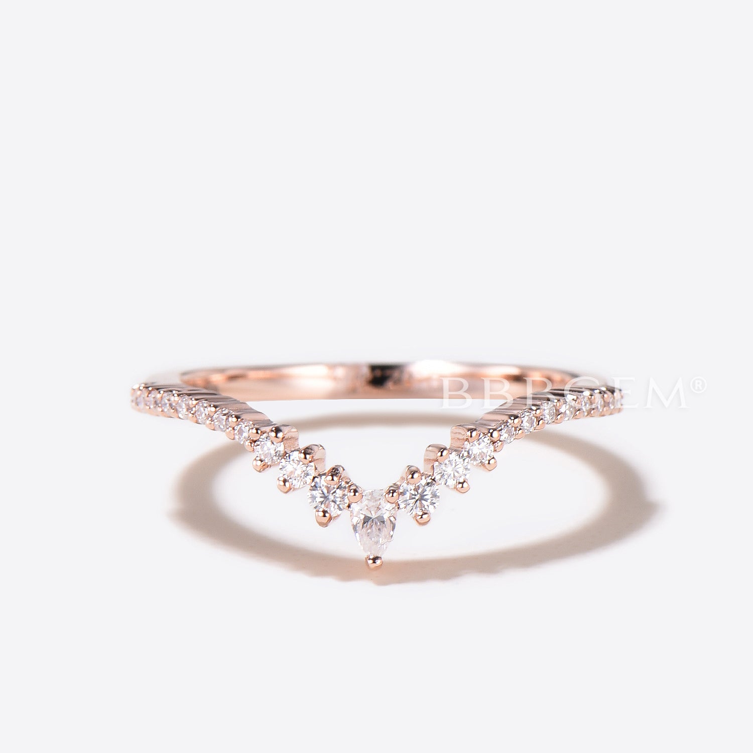 Rose Gold Curved Moissanite Wedding Band - Pear & Round Cut Engagement Ring for Women - Perfect for Bridal Jewelry, Anniversary Gifts & Special Occasions
