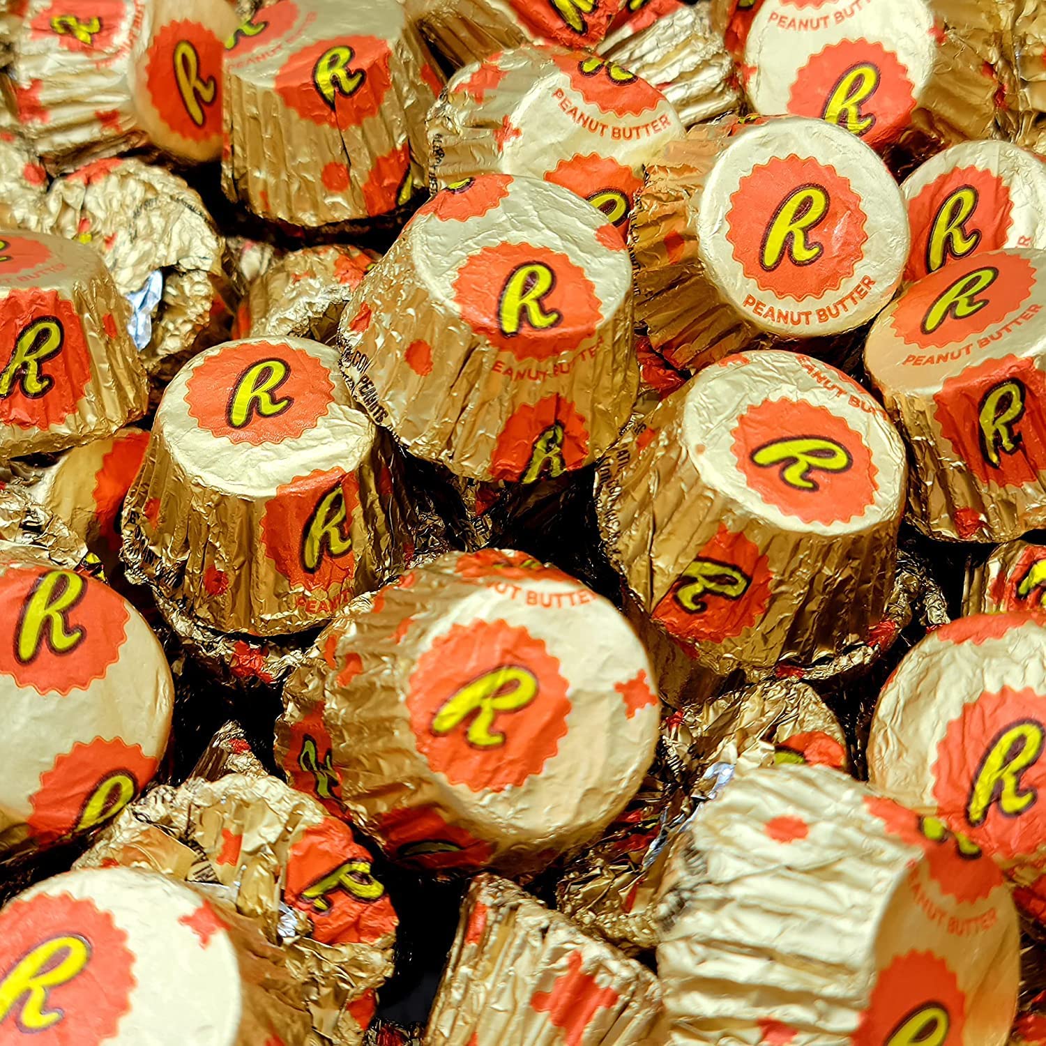 Reese's Peanut Butter Miniature Cups - Smooth Peanut Butter & Milk Chocolate - Individually Wrapped Bulk Pack - 2lb (Pack of 1) - Perfect for Halloween Candy, Party Favors & Office Snacks