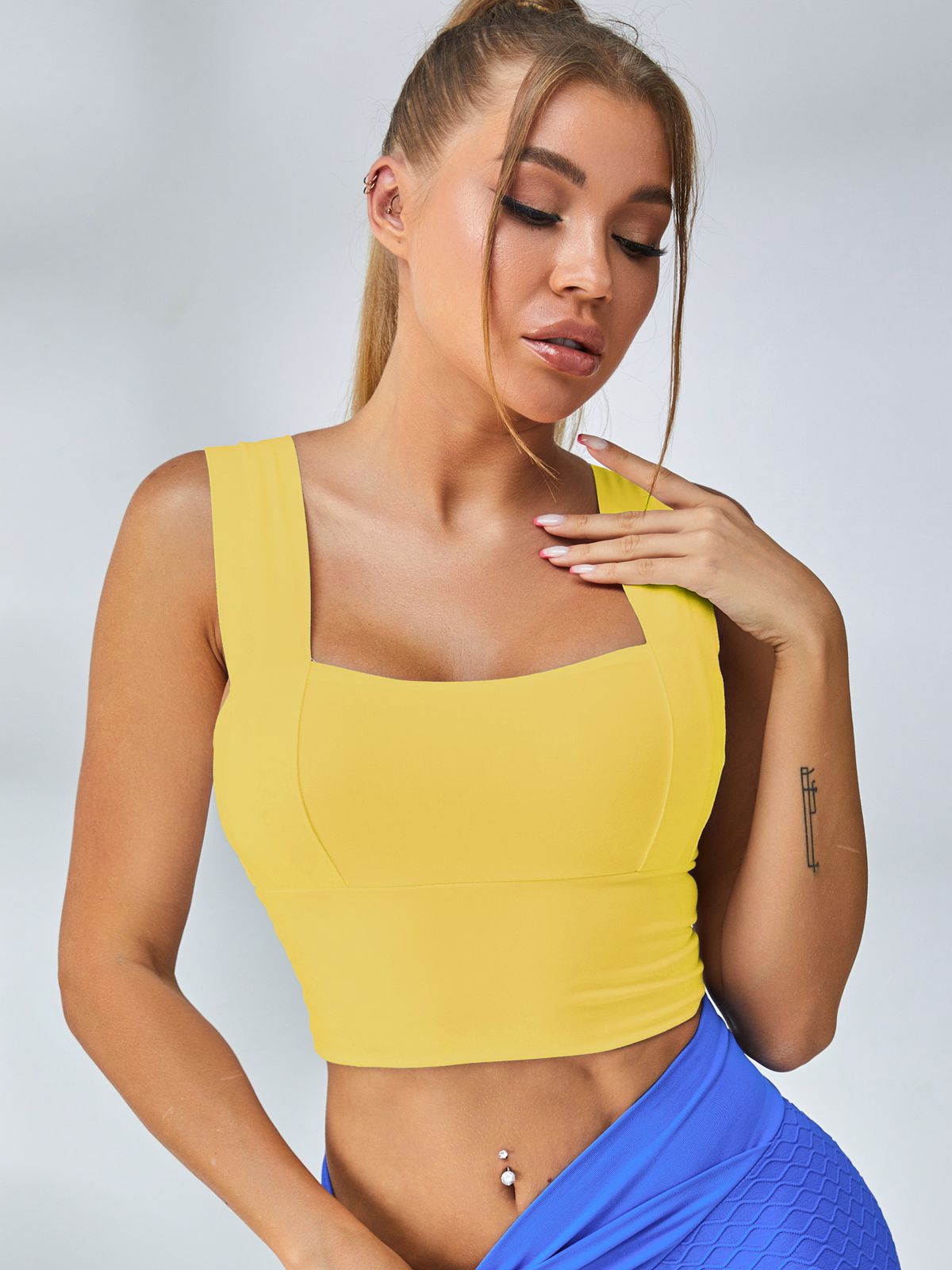 ZASUWA Women's Wide Shoulder Strap Sports Bras - High Support Workout Bra for Running, Yoga & Gym - Comfortable & Breathable Activewear for Fitness & Training