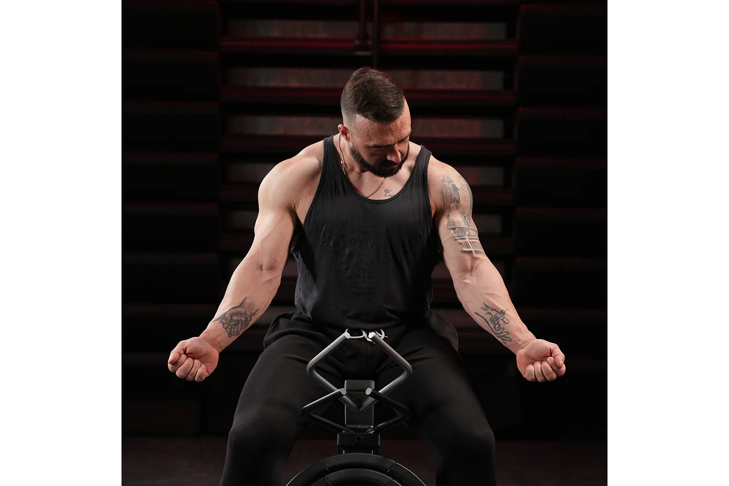 Hammer Strength Plate Loaded Gripper - Heavy Duty Hand Grip Strengthener for Workout & Fitness Training - Perfect for Home Gym, CrossFit, and Strength Building Exercises