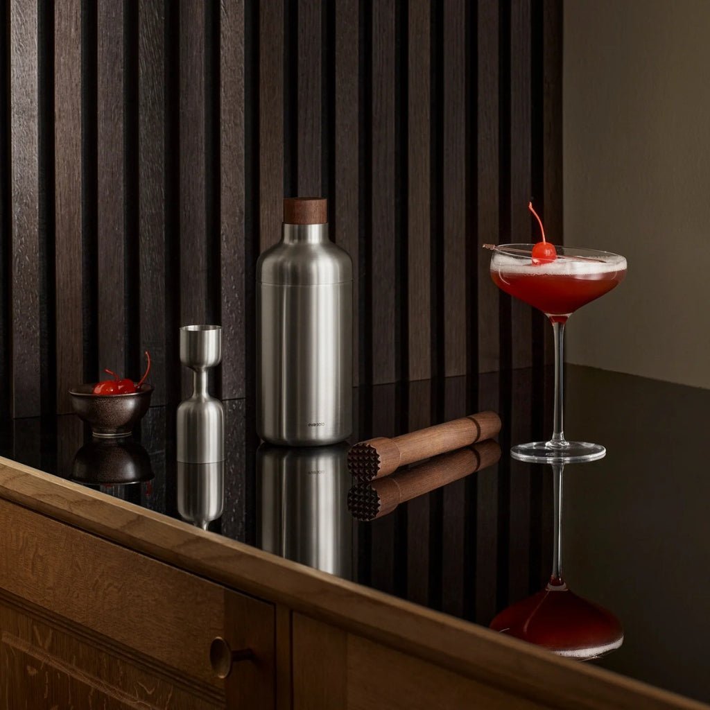 Premium EVA SOLO Cocktail Shaker in Silver - Professional Bar Mixing Tool for Home Bartenders & Cocktail Parties | Perfect for Mojitos, Margaritas & Martini Making