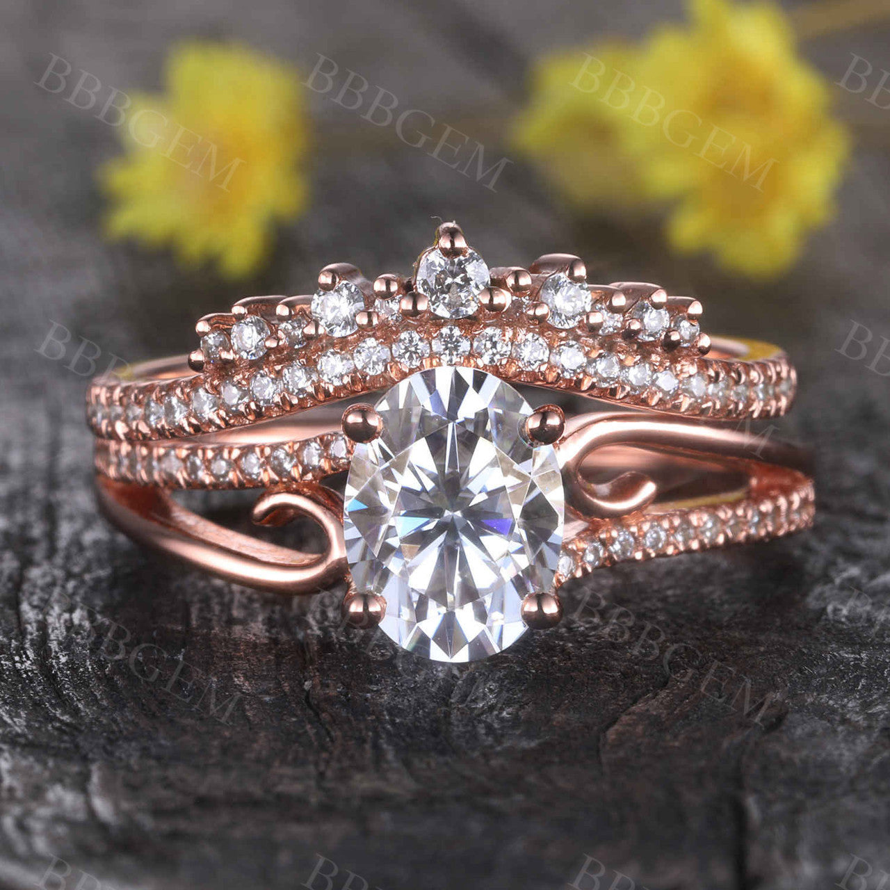 14K Rose Gold Moissanite Engagement Ring Set with Vintage Curved Diamond Band - Elegant Wedding Ring Set for Women, Proposal, Anniversary Gift, Bridal Jewelry (Perfect for Romantic Occasions & Special Moments)