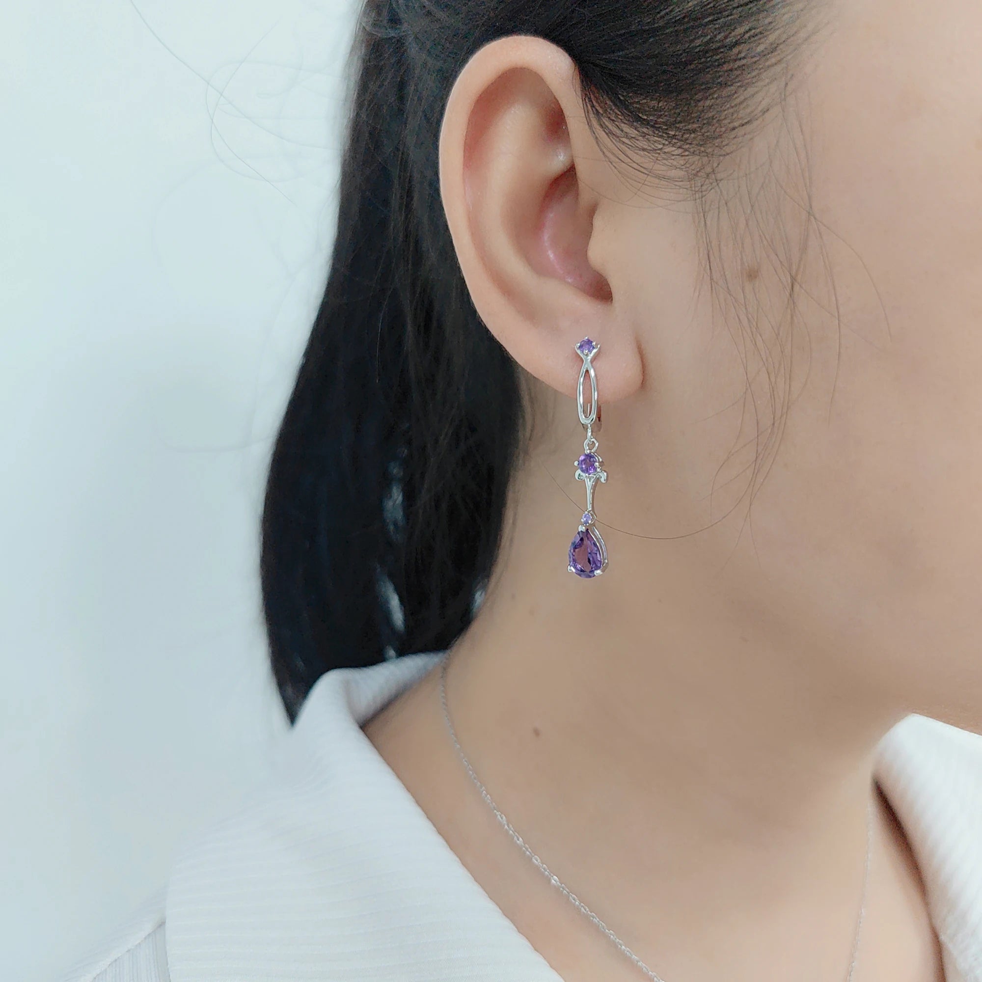 Dazzling Crystal Stud Earrings for Women - Elegant & Hypoallergenic Jewelry for Party, Wedding & Everyday Wear