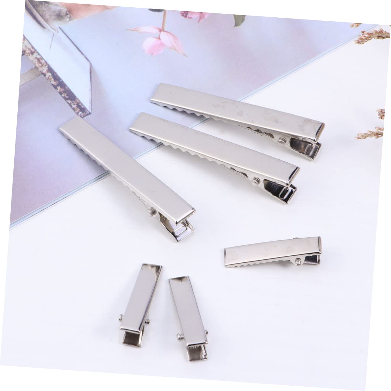 FOMIYES 200pcs Silver Hair Sectioning Clips - Professional Metal Alligator Hair Clips for Extensions, Styling & Salon Use - Perfect for Hairdressers, DIY Haircuts & Home Hair Care