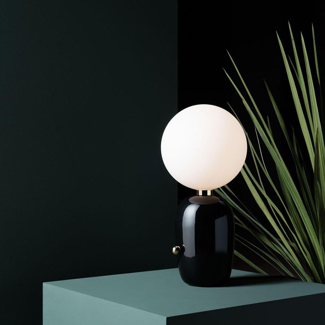 Modern Kade Table Lamp - Adjustable LED Desk Light with USB Port for Home Office, Bedroom & Study - Perfect for Reading, Working & Nightstand Use