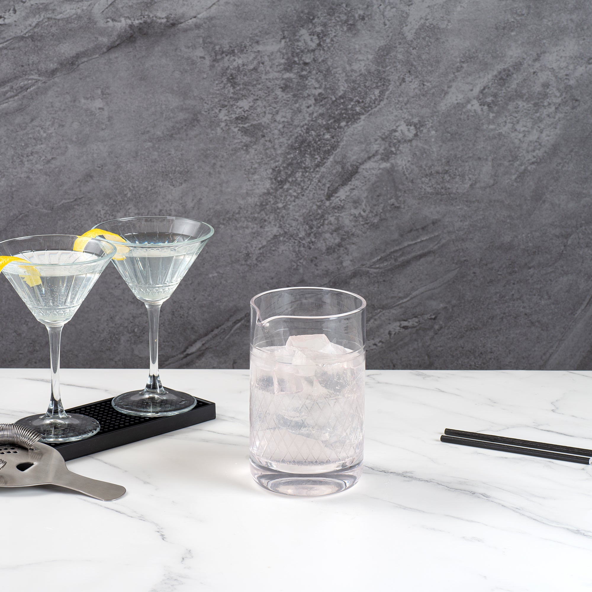Premium 30 oz Cocktail Mixing Glass - Hand Blown Crystal with Diamond Cut Pattern (4.5