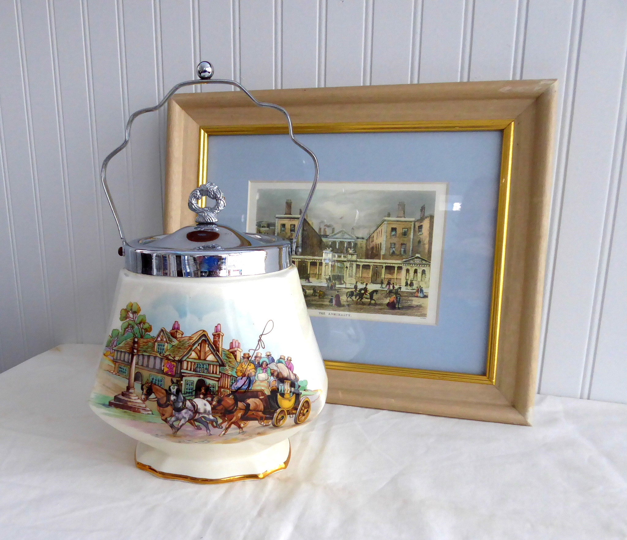 Vintage Royal Winton Grimwades Biscuit Barrel - 1950s Coaching Scene Cookie Jar | Antique Ceramic Storage Container for Cookies, Tea & Kitchen Decor | Perfect for Country Cottage, Vintage Kitchen & Collector's Display