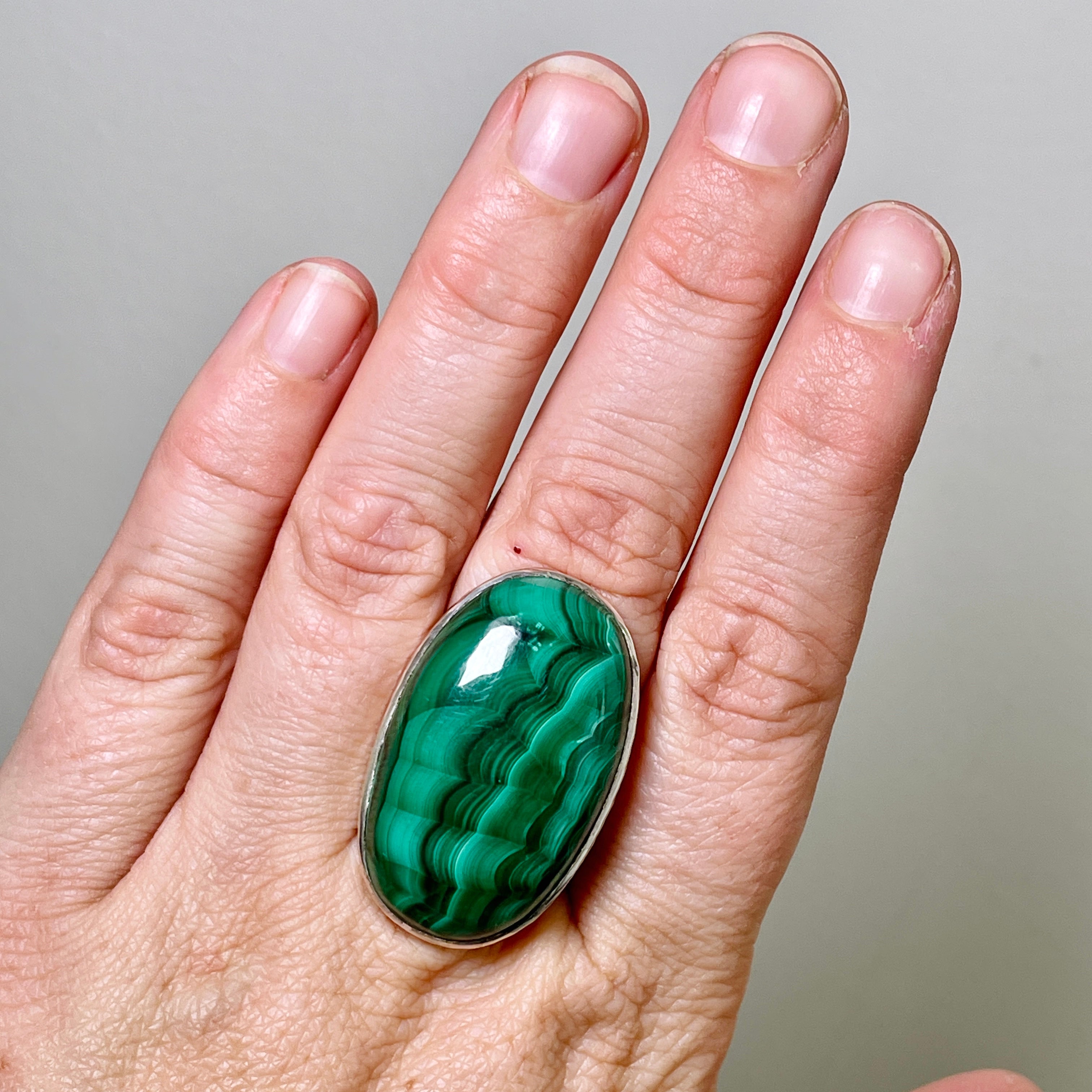 Malachite Oval Beaten Band Ring Size 8 - KRGJ2066 | Handmade Gemstone Jewelry for Women, Boho Chic Accessories, Gift for Her, Perfect for Weddings & Special Occasions