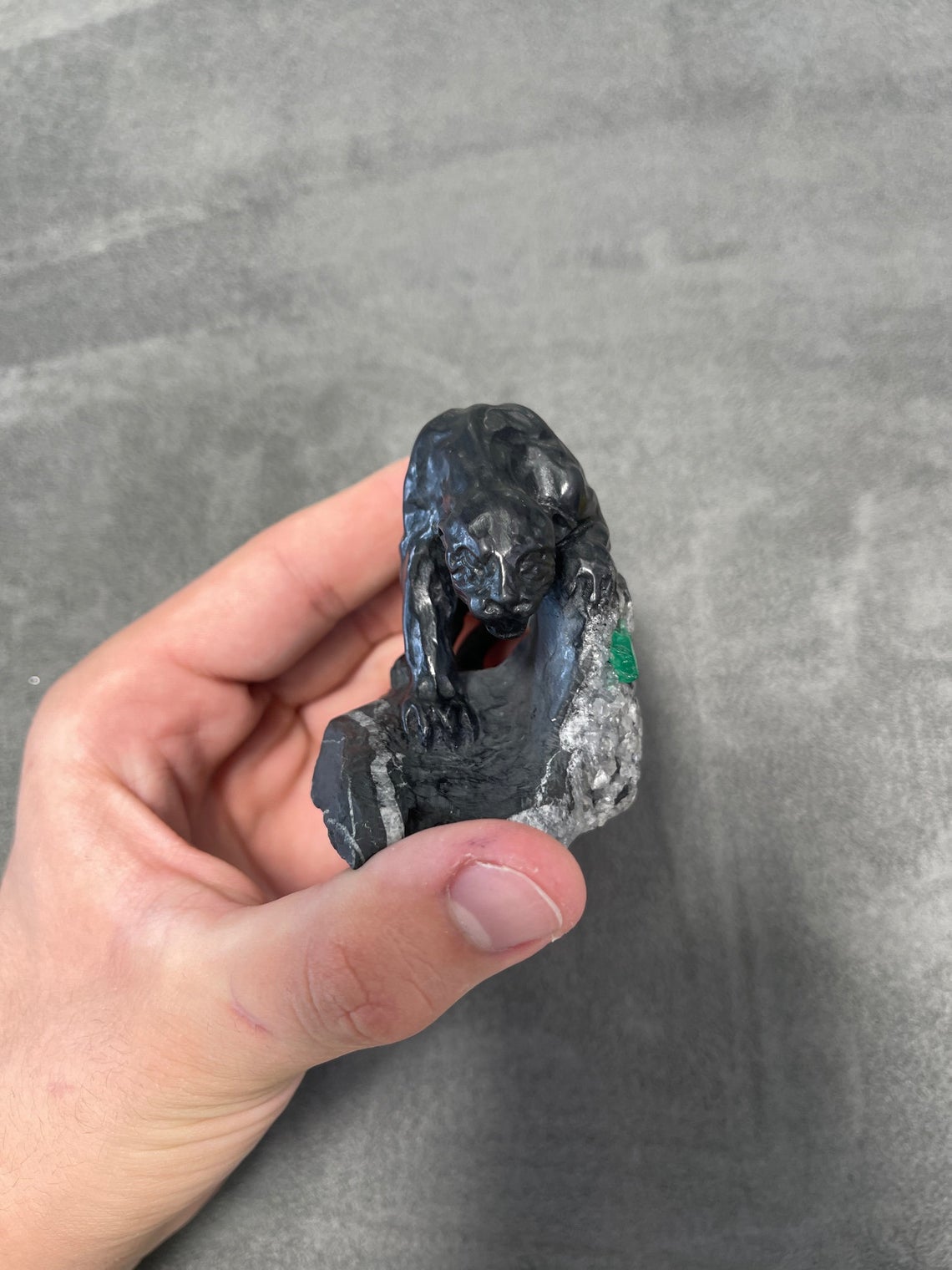 Natural Colombian Emerald Black Panther Rough Crystal Sculpture - Handcrafted Gemstone Art for Home Decor, Meditation & Spiritual Healing