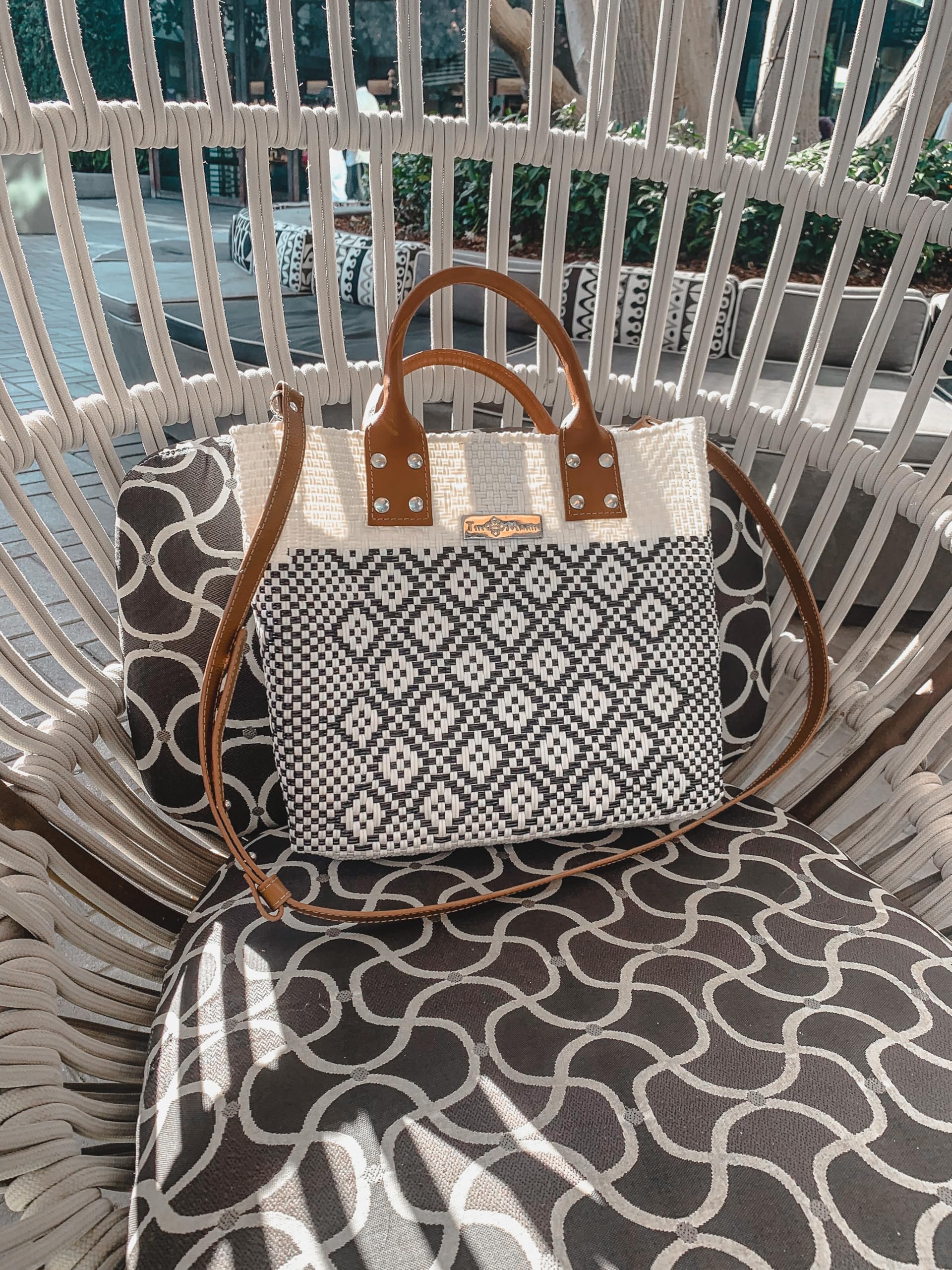 Eco-Friendly Large White Woven Crossbody Bag with Tan Leather Handles - Handcrafted Recycled Plastic Tote from Oaxaca Mexico - Perfect for Summer, Work & Everyday Use - Stylish & Sustainable Shoulder Bag for Women