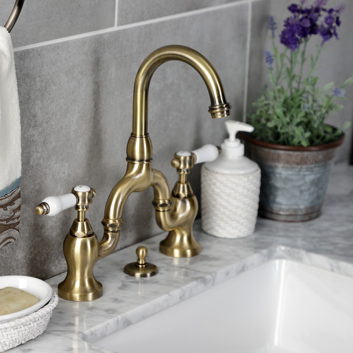 Bel Air KS7993BPL Two Handle 3 Hole Deck Mount Bridge Bathroom Faucet with Brass Pop Up - Antique Brass Finish for Vintage Style Bathrooms - Perfect for Bathroom Sinks, Vanities, and Powder Rooms
