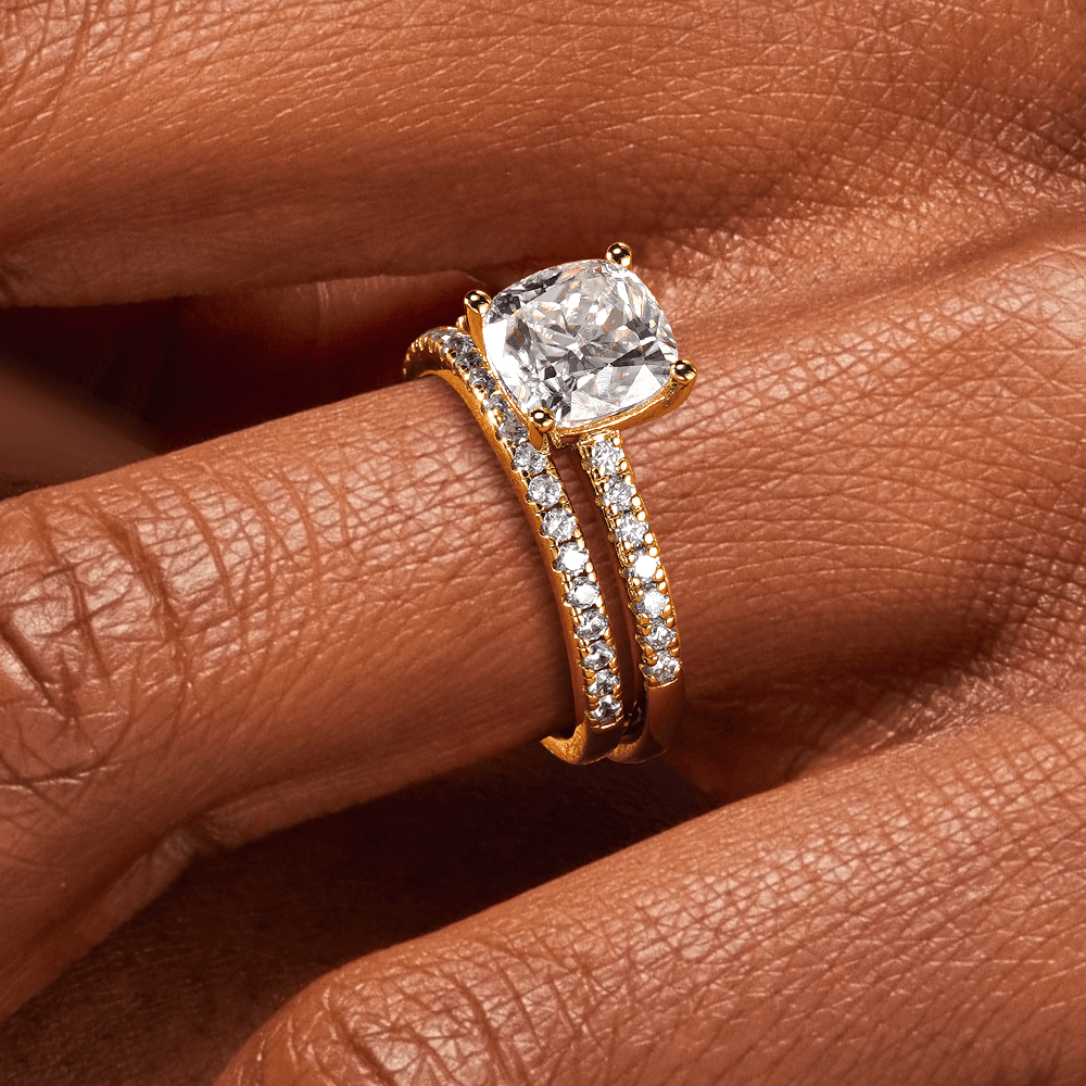 Elegant Cushion Cut Moissanite Engagement Ring Set with Matching Wedding Band – Perfect for Proposals, Anniversaries & Bridal Jewelry