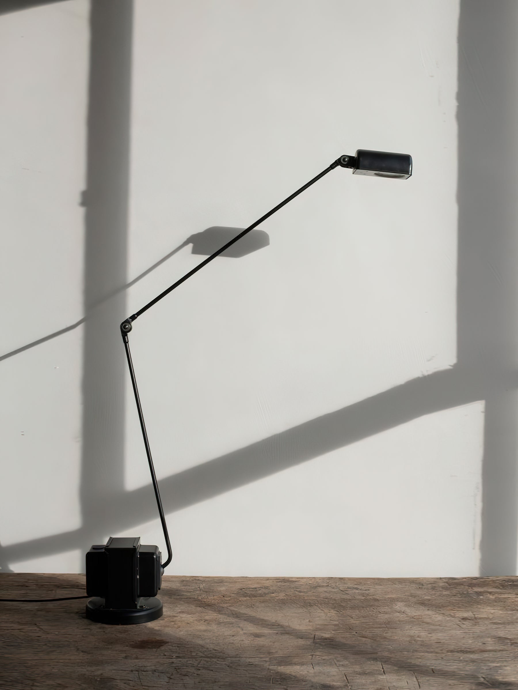 Dynamo Table Lamp - Vintage Industrial Style LED Desk Light for Home Office, Bedroom & Study | Energy Efficient & Adjustable Brightness