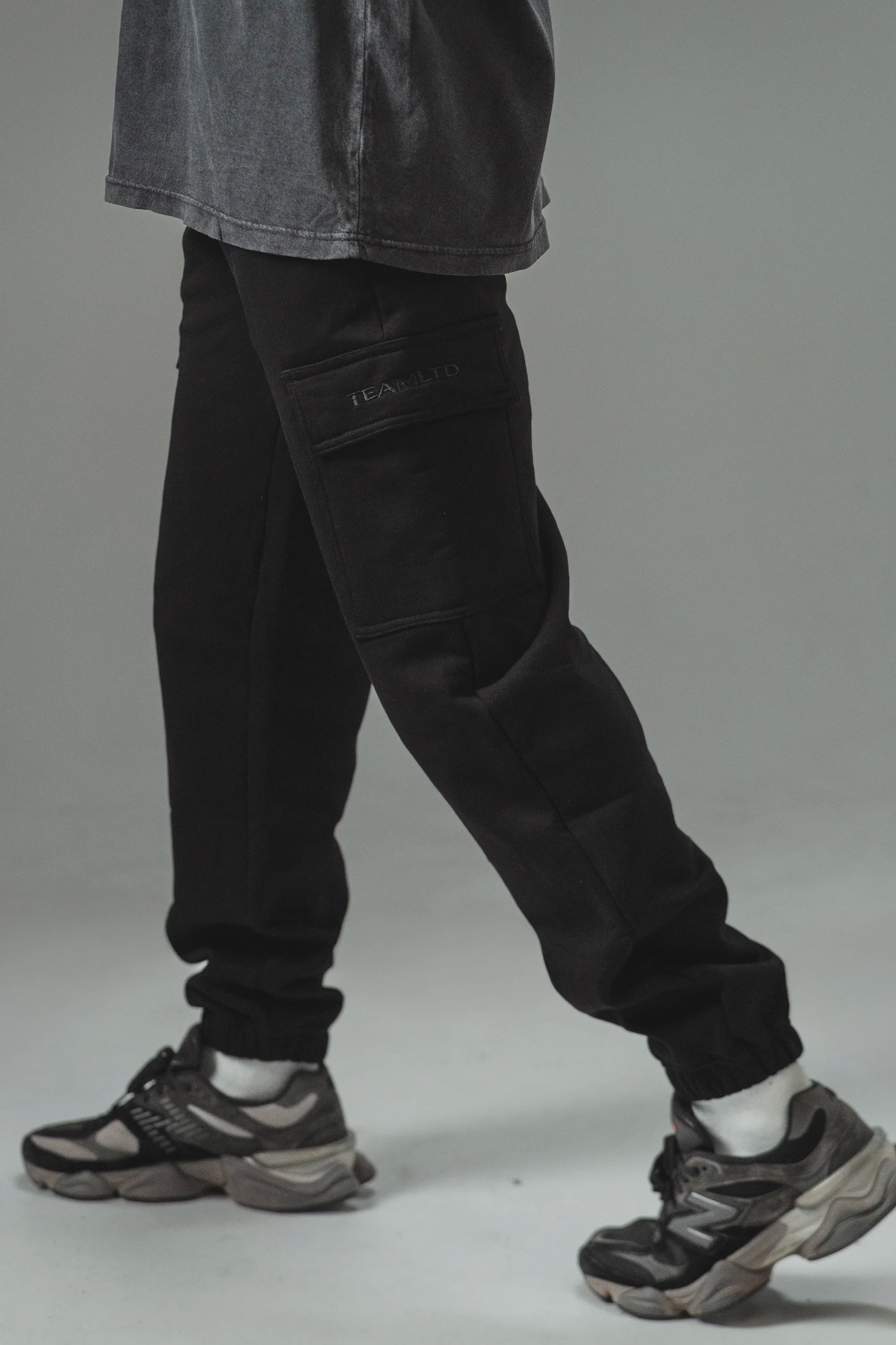 Men's Blackout Cargo Sweatpants - Comfortable Jogger Pants with Multiple Pockets for Outdoor, Workout & Casual Wear