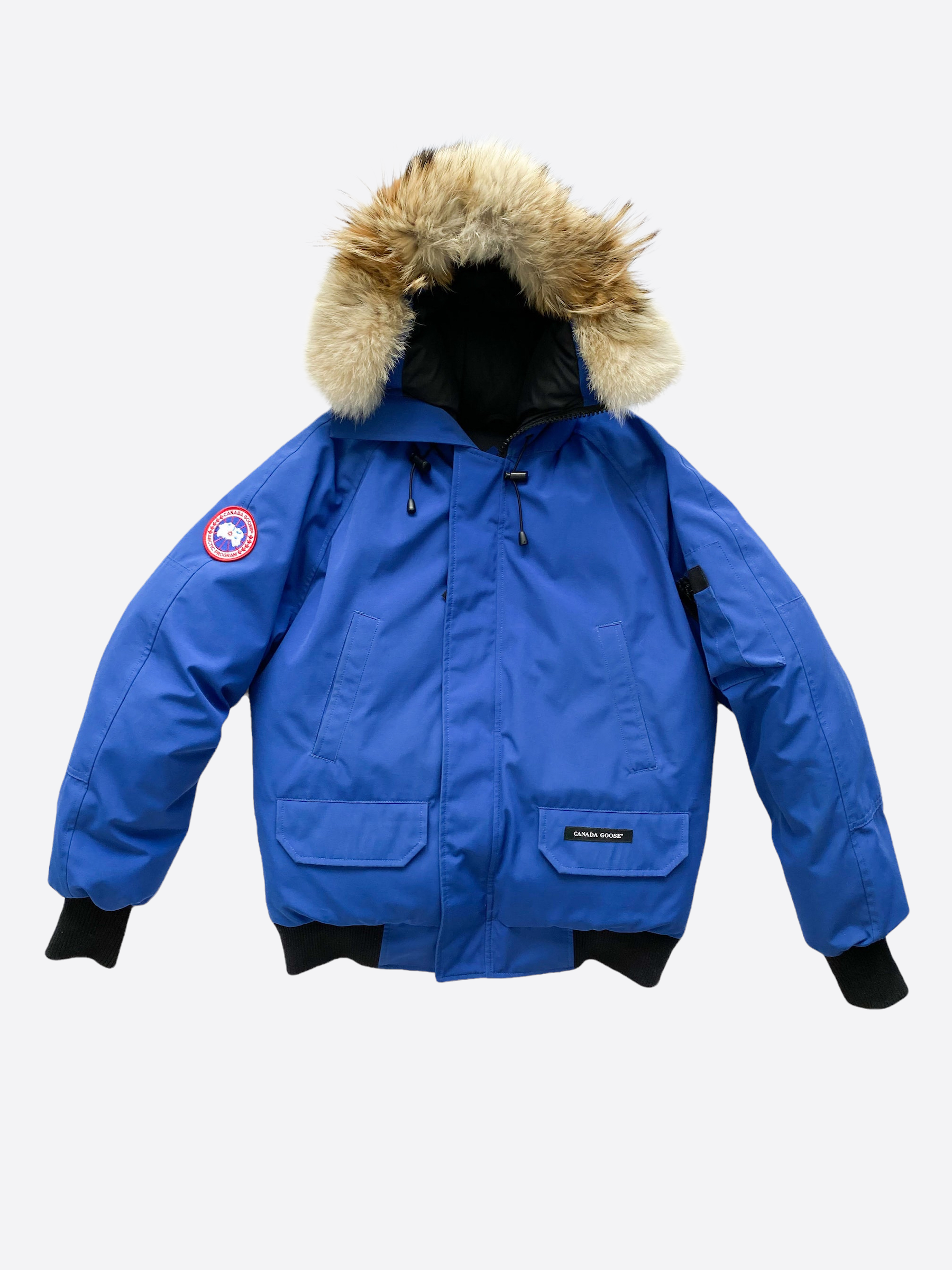 Canada Goose Blue Chilliwack Men's Winter Jacket - Waterproof Parka with Fur Trim Hood for Extreme Cold Weather - Perfect for Skiing, Snowboarding & Outdoor Adventures