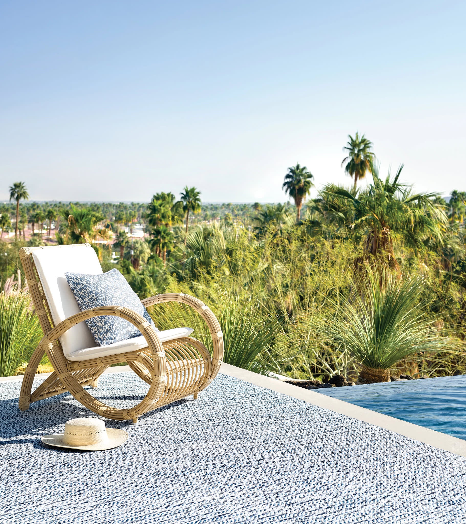 Handwoven Coastal Blue Indoor/Outdoor Area Rug - Water-Resistant & Durable for Patio, Living Room, or Bedroom Decor