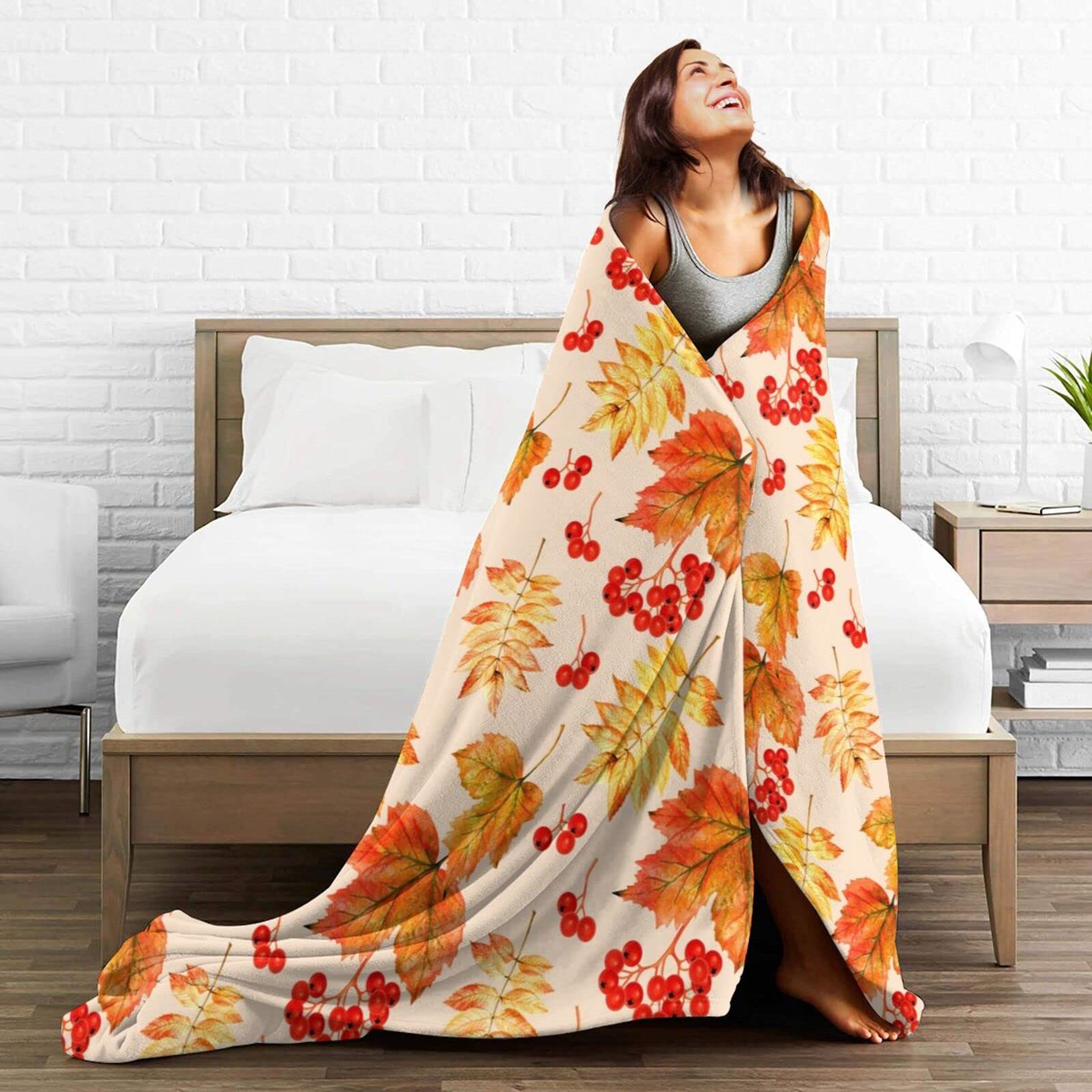 Thanksgiving Throw Blanket - Soft Cozy Fleece Blanket with Autumn Maple Leaves & Pumpkin Design for Adults - Perfect for Sofa, Bed, Couch & Fall Decorations
