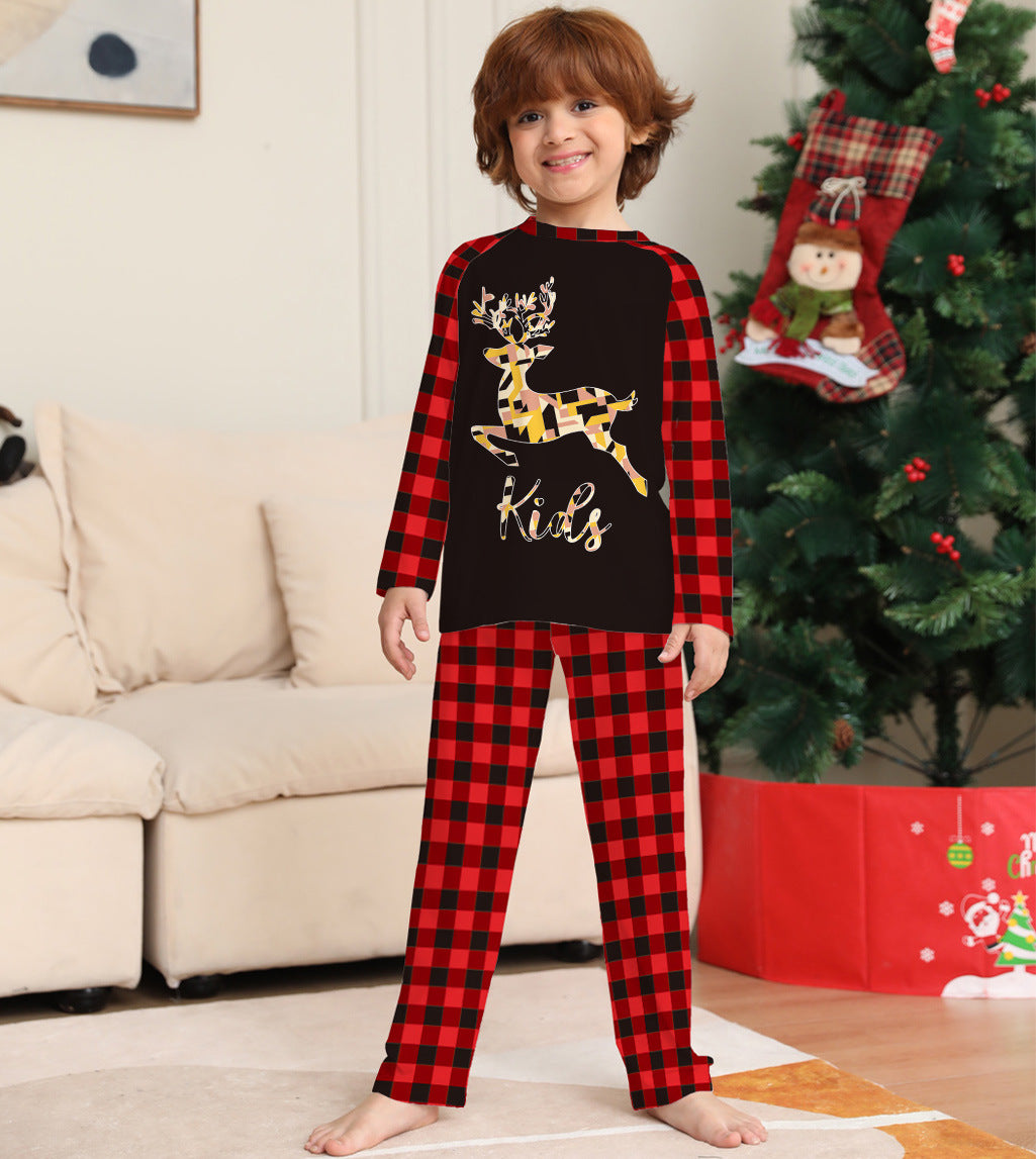 Deer Printed Halloween Pajamas Set for Women - Cozy Fleece Sleepwear with Cute Deer Design - Perfect for Halloween Parties, Sleepovers, and Festive Home Comfort