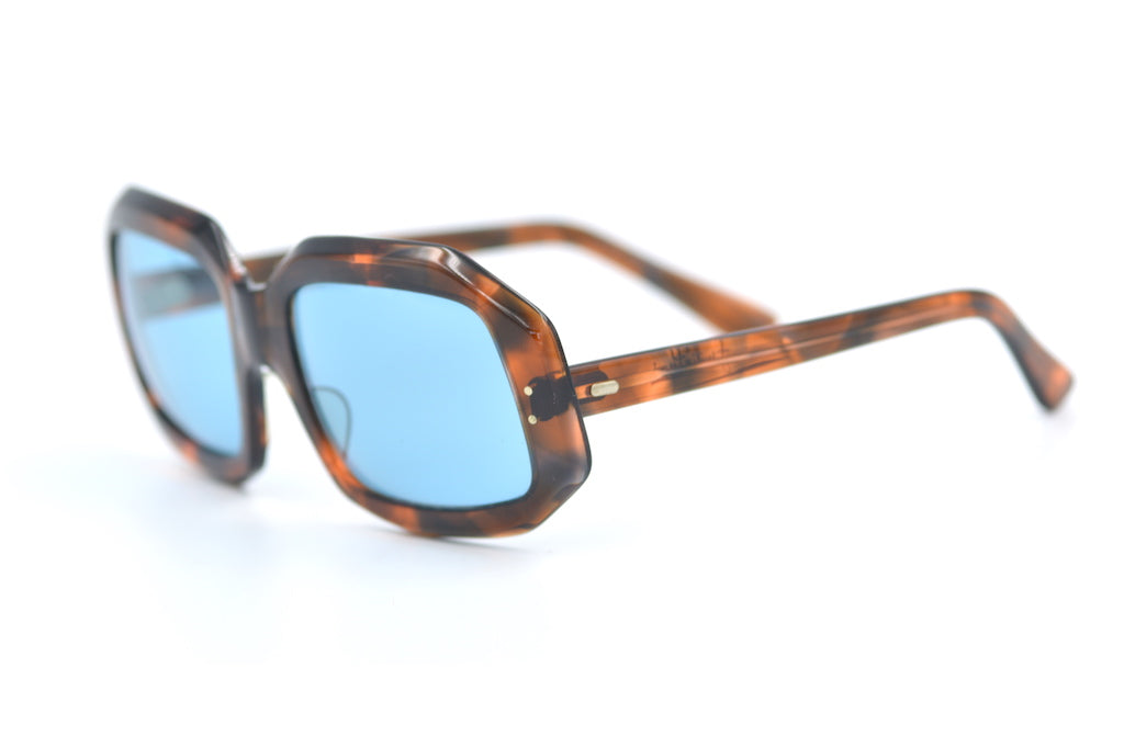Emilio Pucci Women's Fashion Sunglasses - Stylish UV Protection Shades for Summer, Beach & Outdoor Activities