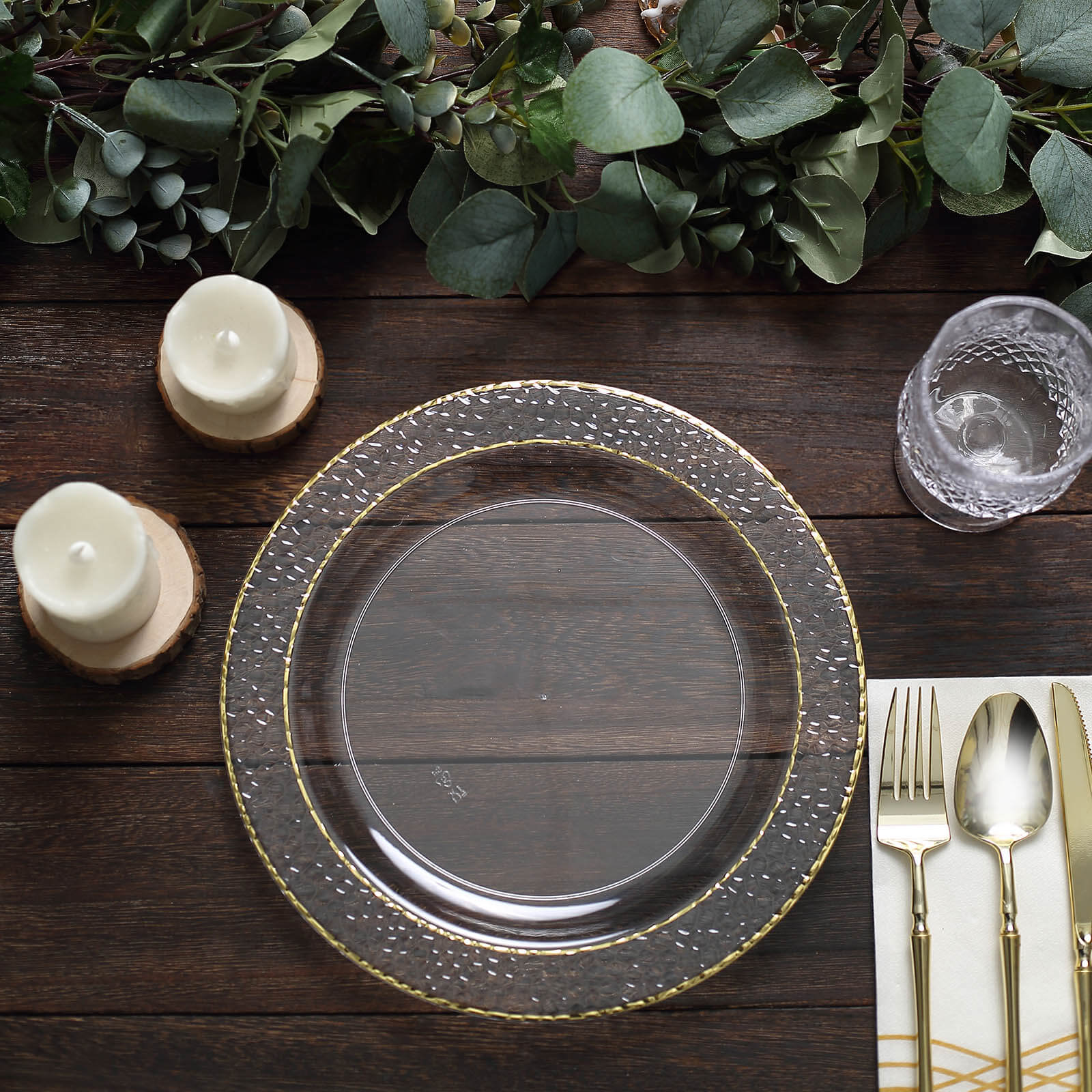 10 Pack Clear Hammered Plastic Dinner Plates with Gold Rim - Elegant Disposable Party Plates for Weddings, Banquets & Special Events - Perfect for Chic Celebrations & Upscale Gatherings