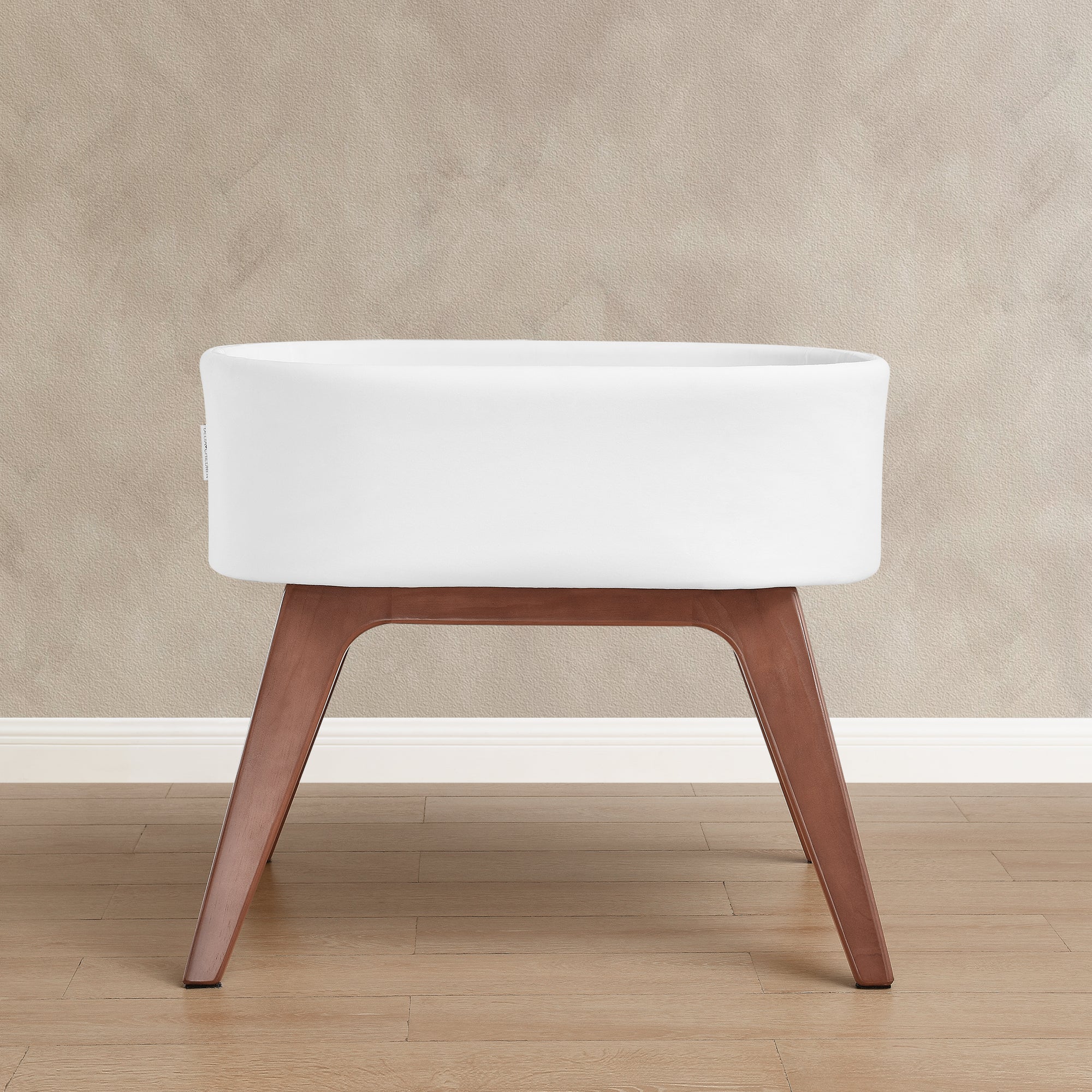 Modern Portable Baby Bassinet with Solid Wood Legs - Lightweight Travel Crib for Newborns & Infants - Perfect for Home, Nursery & On-the-Go Parenting
