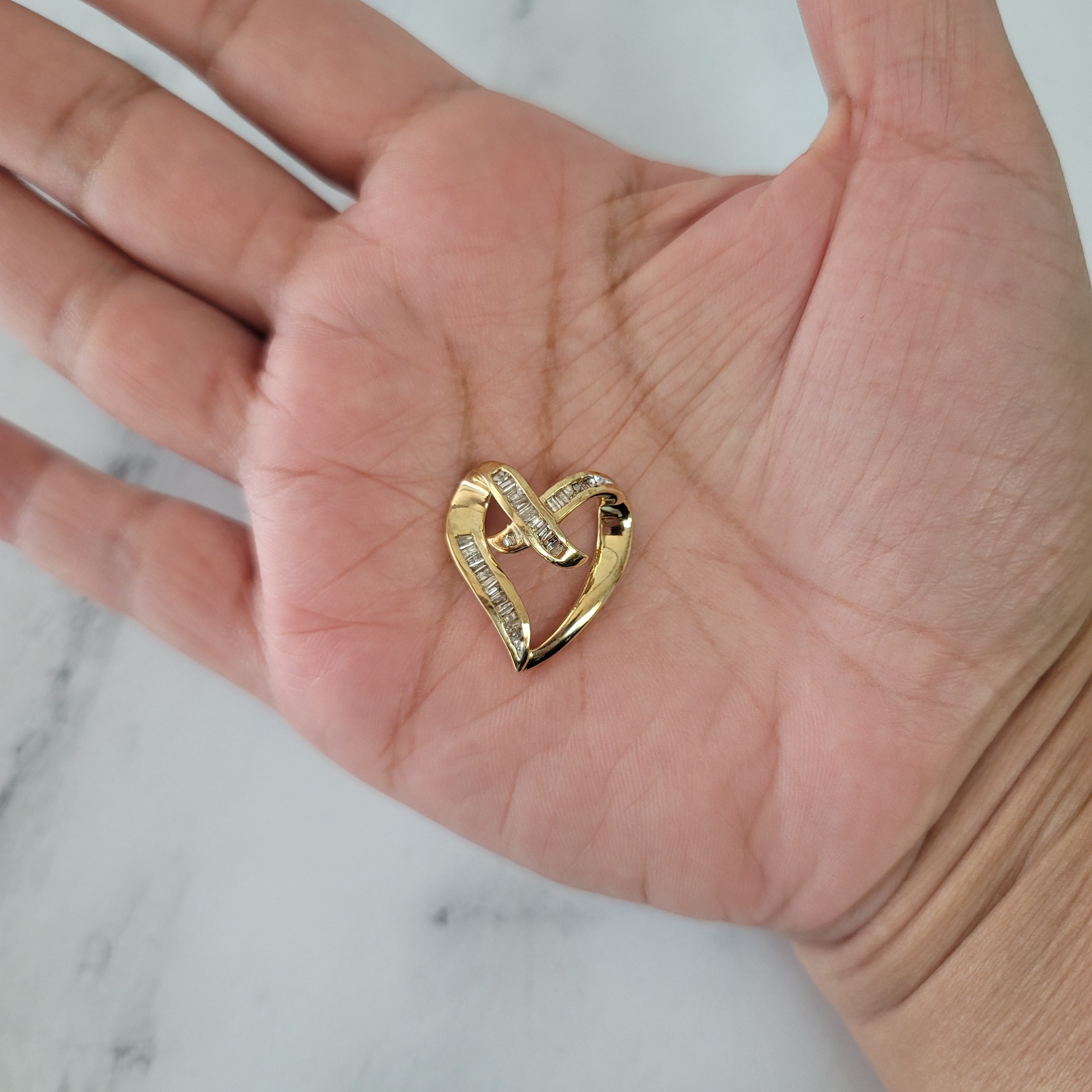 1 Carat Baguette Diamond Floating Heart Necklace - 14K Gold Dainty Pendant for Women - Perfect Gift for Anniversary, Valentine's Day & Special Occasions