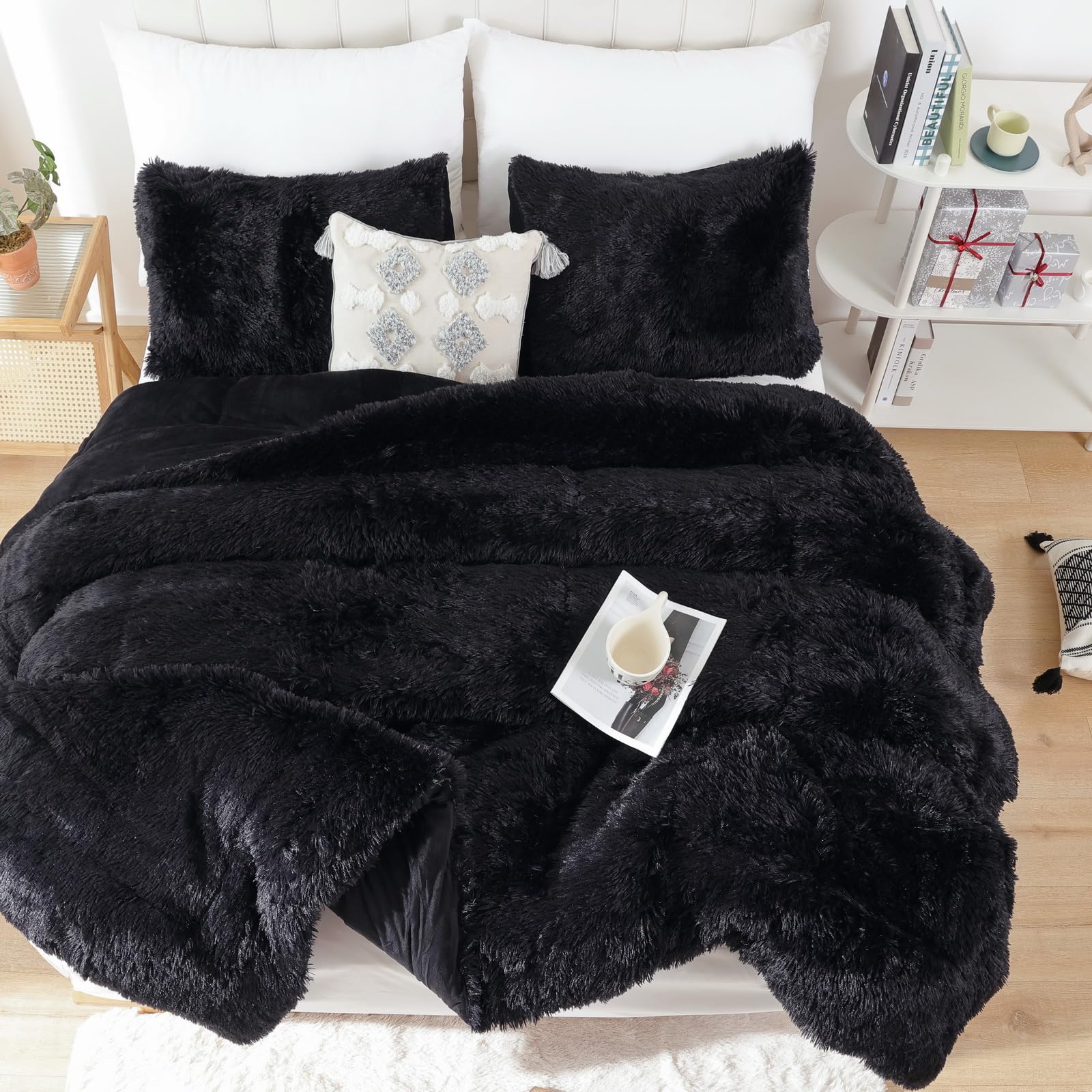 Luxury Faux Fur Queen Comforter Set - Black Shaggy Bedding, Soft Fluffy Fuzzy All-Season Bed Set with 1 Comforter & 2 Pillowcases - Perfect for Cozy Winter Nights, Stylish Bedroom Upgrade & Hotel-Like Comfort