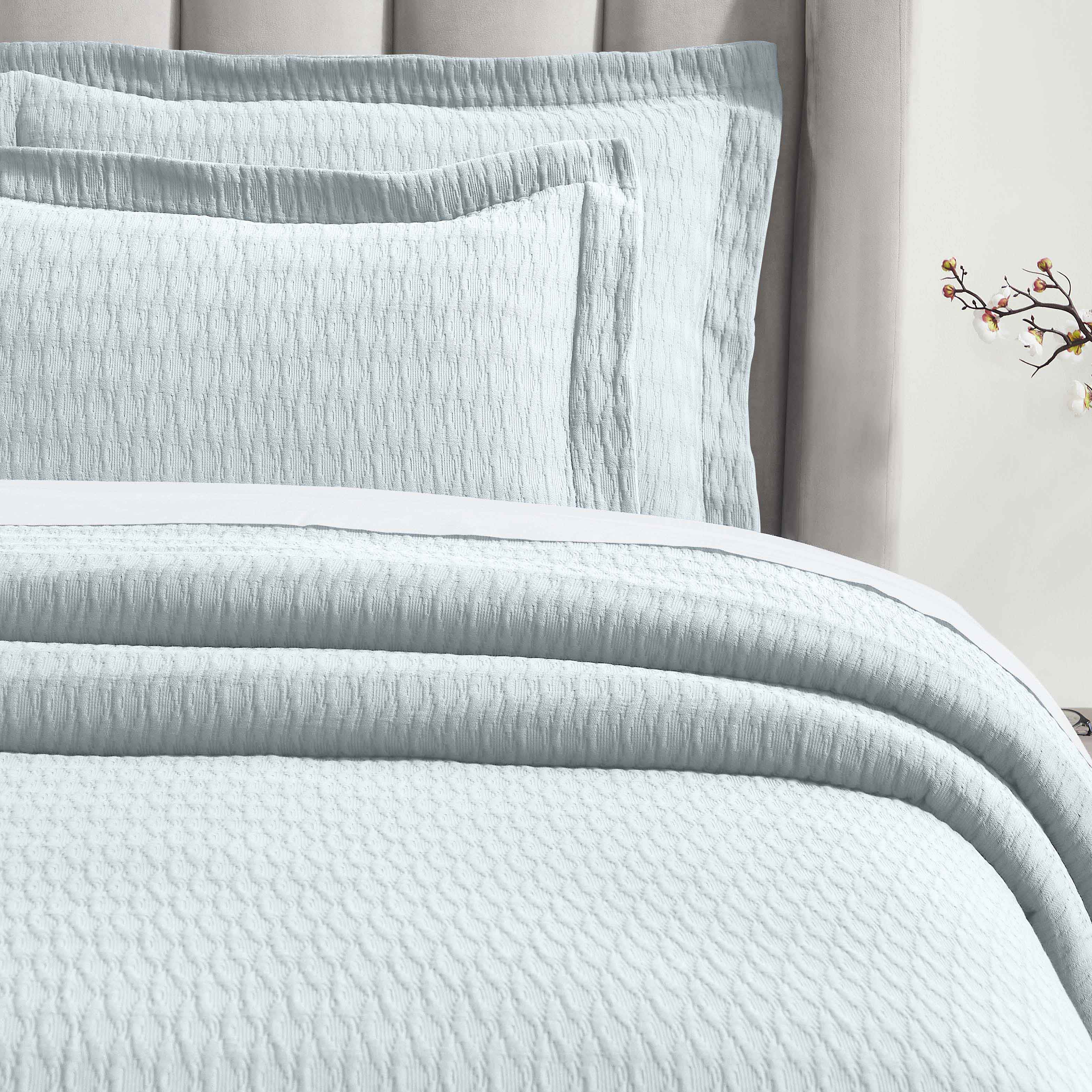 Calvert Cotton Medium Weight Geometric Matelasse Bedspread Set - Queen Size Luxury Bedding for Modern Bedrooms | Perfect for Master Bedroom, Guest Room & Dorm Decor