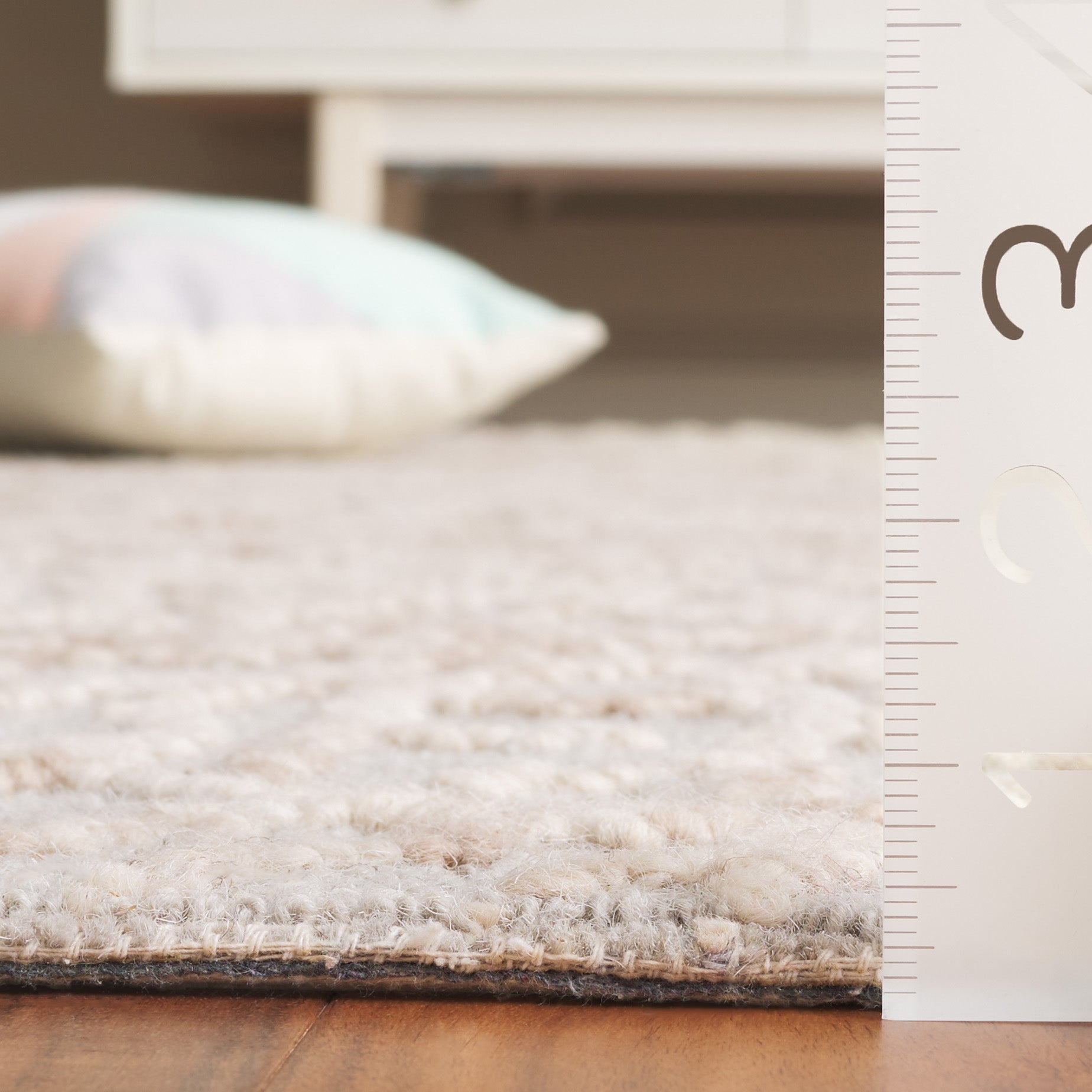 Abstract 279 Area Rug by Safavieh - Modern Bohemian Design Non-Slip Living Room Carpet - Perfect for Bedroom, Dorm & Home Decor