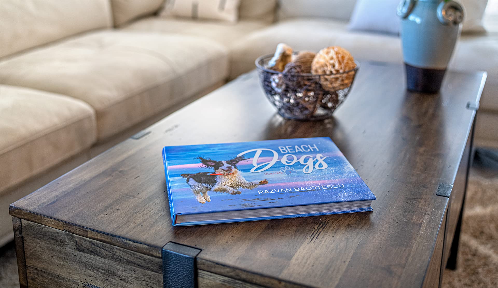 BEACH DOGS: Stunning Coffee Table Photography Book for Dog Lovers - Perfect Gift for Pet Owners & Beach Enthusiasts | Home Decor & Conversation Starter