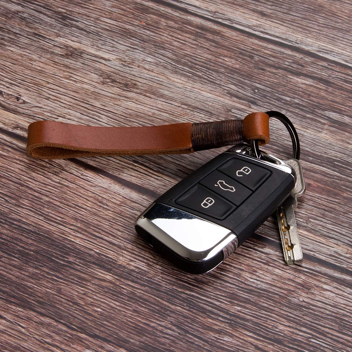 Personalized Leather Keychain - Custom Engraved Name Keyring, Genuine Leather Key Tag with Any Word (Ideal for Gifts, Travel, Office & Everyday Use)