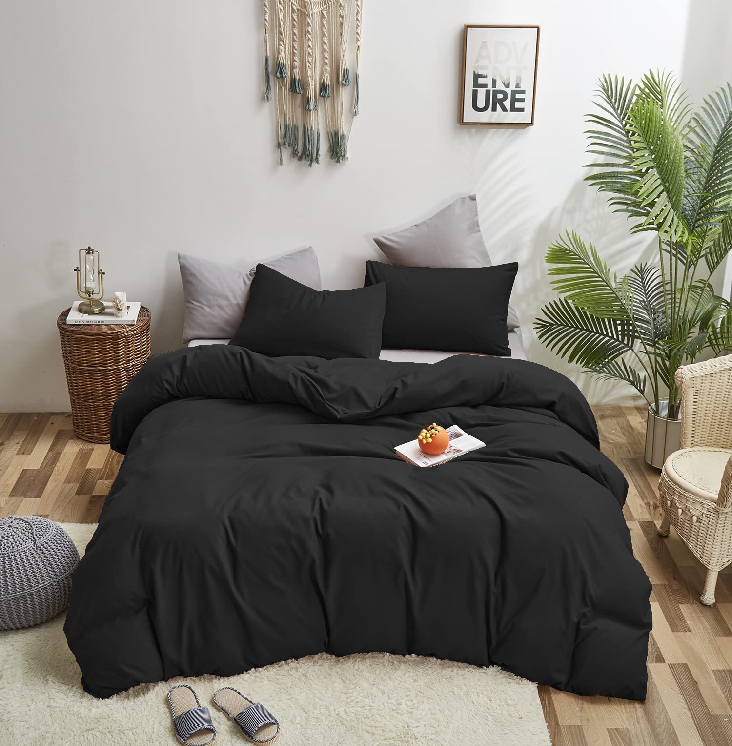 KAREVER Black Comforter Set King Size - Soft & Breathable Plain Black Bedding for Men & Women | Lightweight Durable Solid Black Blanket for All Seasons | Perfect for Master Bedroom, Guest Room or Dorm