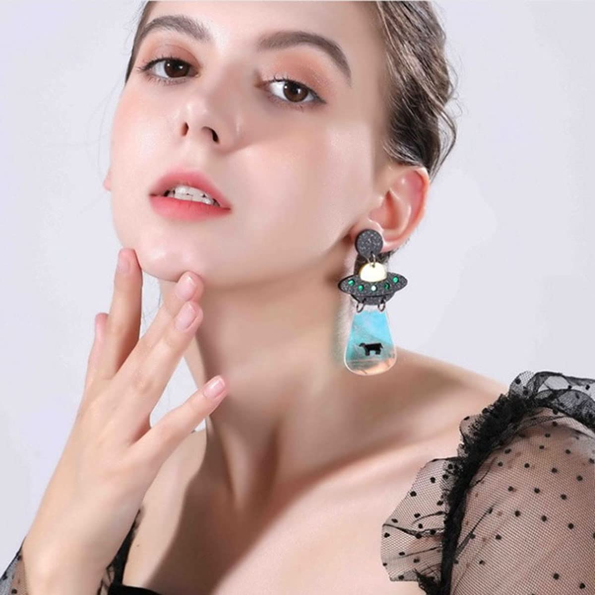 Alien UFO Acrylic Dangle Earrings - Cute Spaceship Drop Earrings for Women - Lightweight Cartoon UFO Jewelry - Perfect for Cosplay, Halloween, and Sci-Fi Fashion