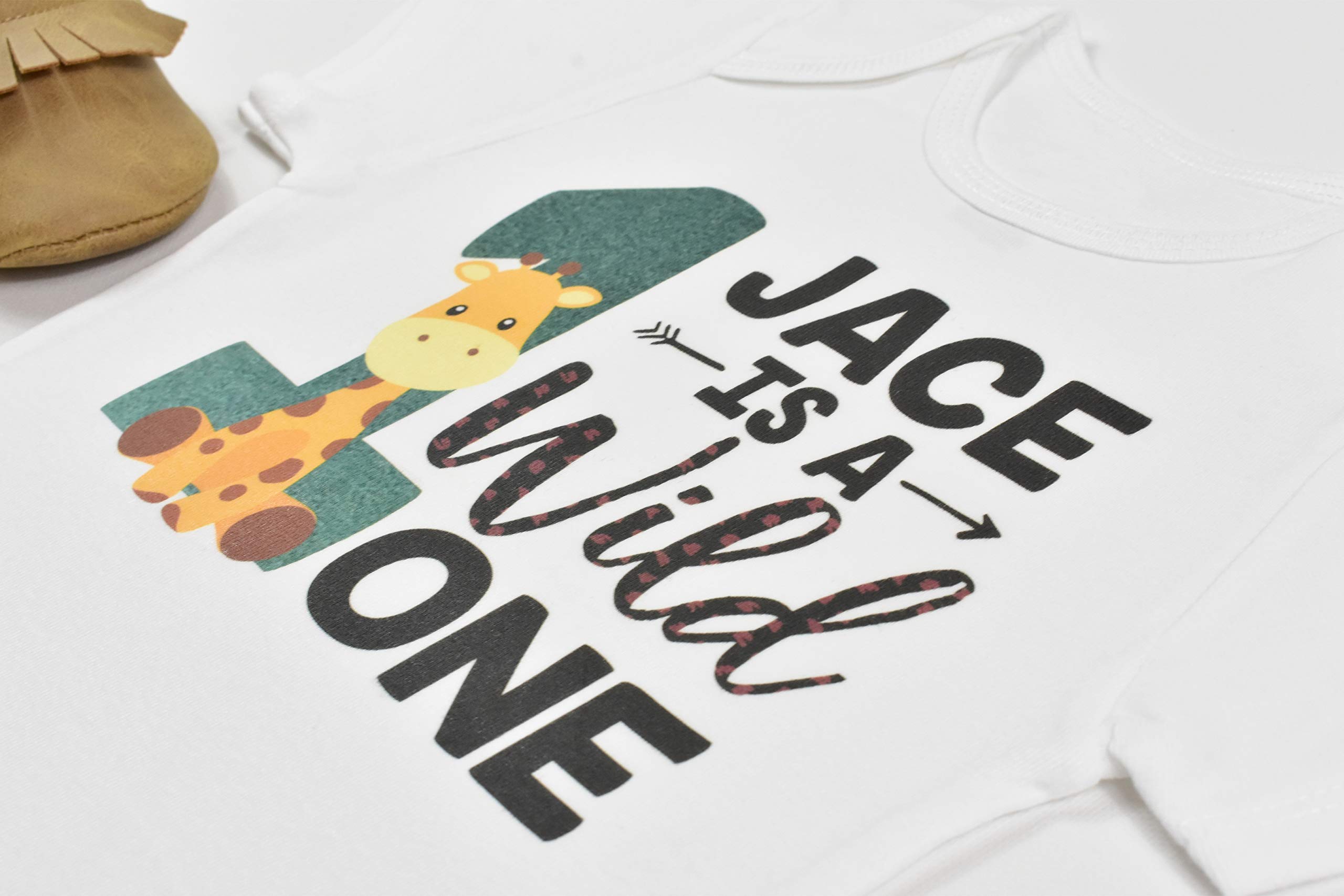 Personalized Safari First Birthday Bodysuit - Wild One Birthday Outfit for Boys & Girls with Giraffe Design & Name - Perfect for Zoo Theme Parties, Baby Showers & 1st Birthday Celebrations