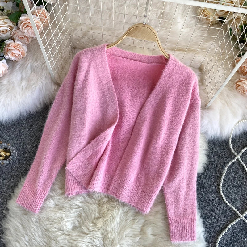 Soft & Cozy Women's Knitted Sweater - Warm Winter Pullover for Casual Outfits & Layering