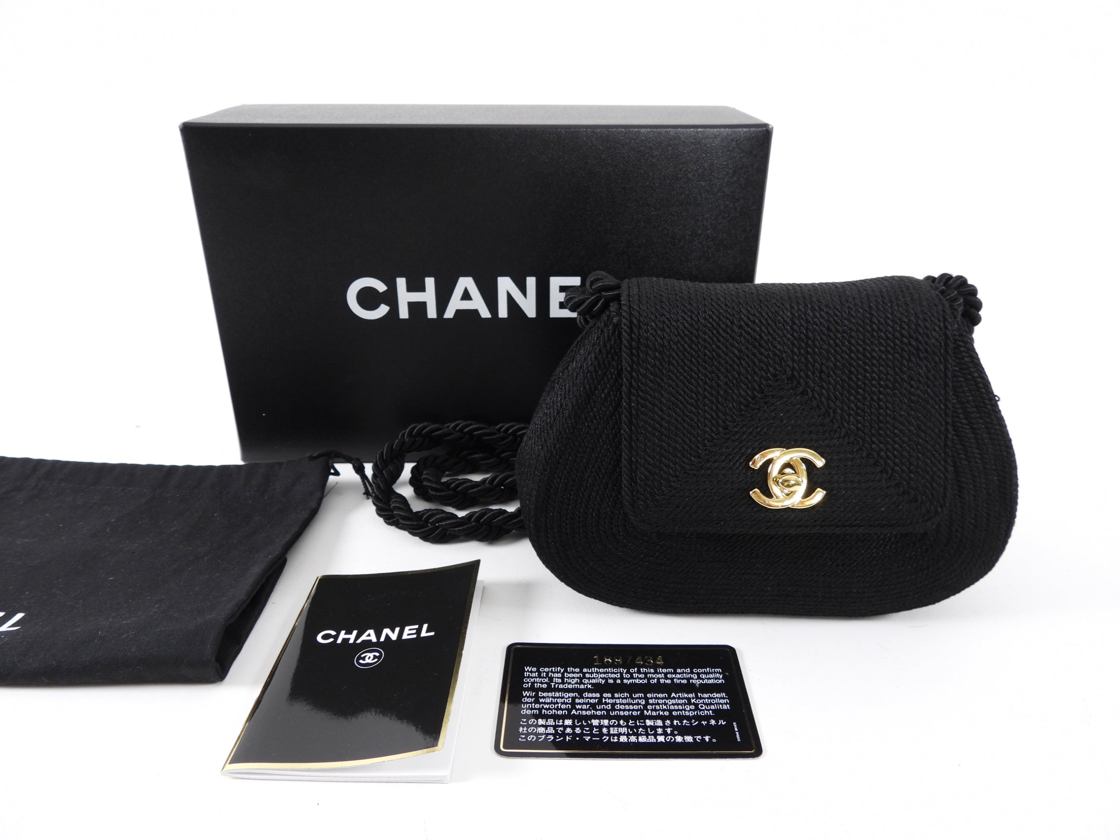 Chanel Vintage 1997 Limited Edition Black Leather CC Turn Lock Shoulder Bag - Perfect for Evening Events & Luxury Collectors