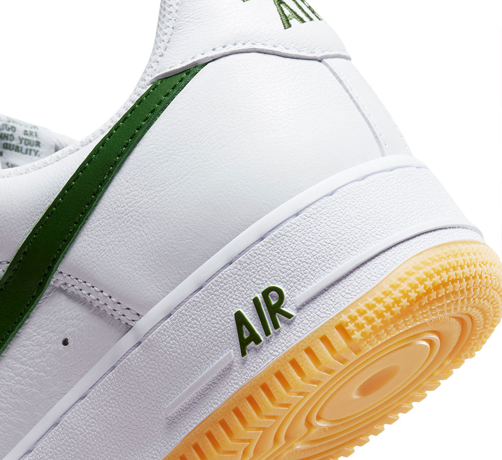 Nike Air Force 1 Low Retro QS Sneakers - Classic White Basketball Shoes for Men & Women - Perfect for Casual Wear, Street Style & Sneaker Collection
