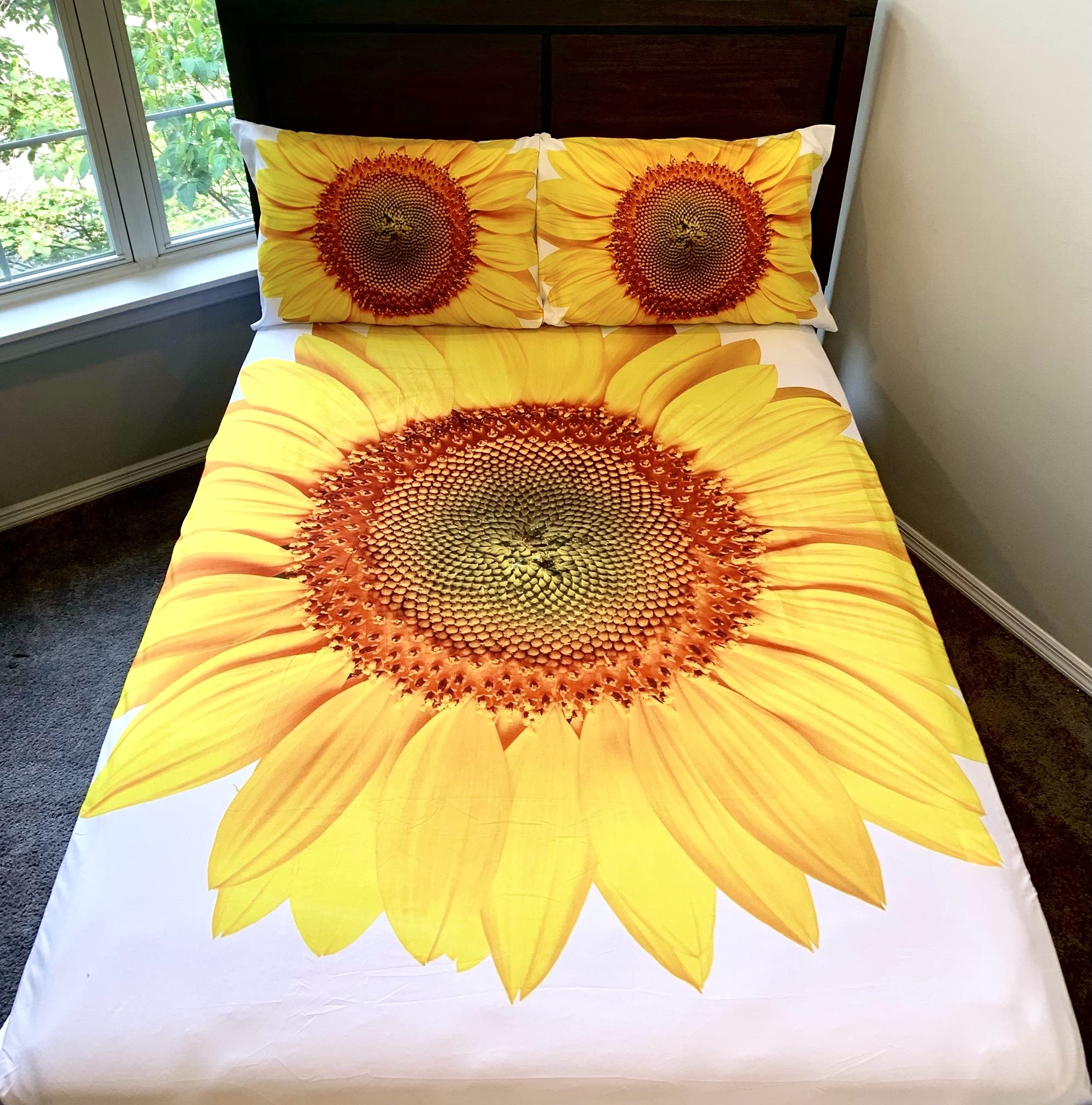 Sunflower 5-Piece Kids Twin Bed Set - Round Comforter, 2 Pillowcases & Sheet Set | Super Soft Microfiber Flannel Bedding for Girls' Room Decor | Perfect for Nursery, Bedroom & Sleepovers