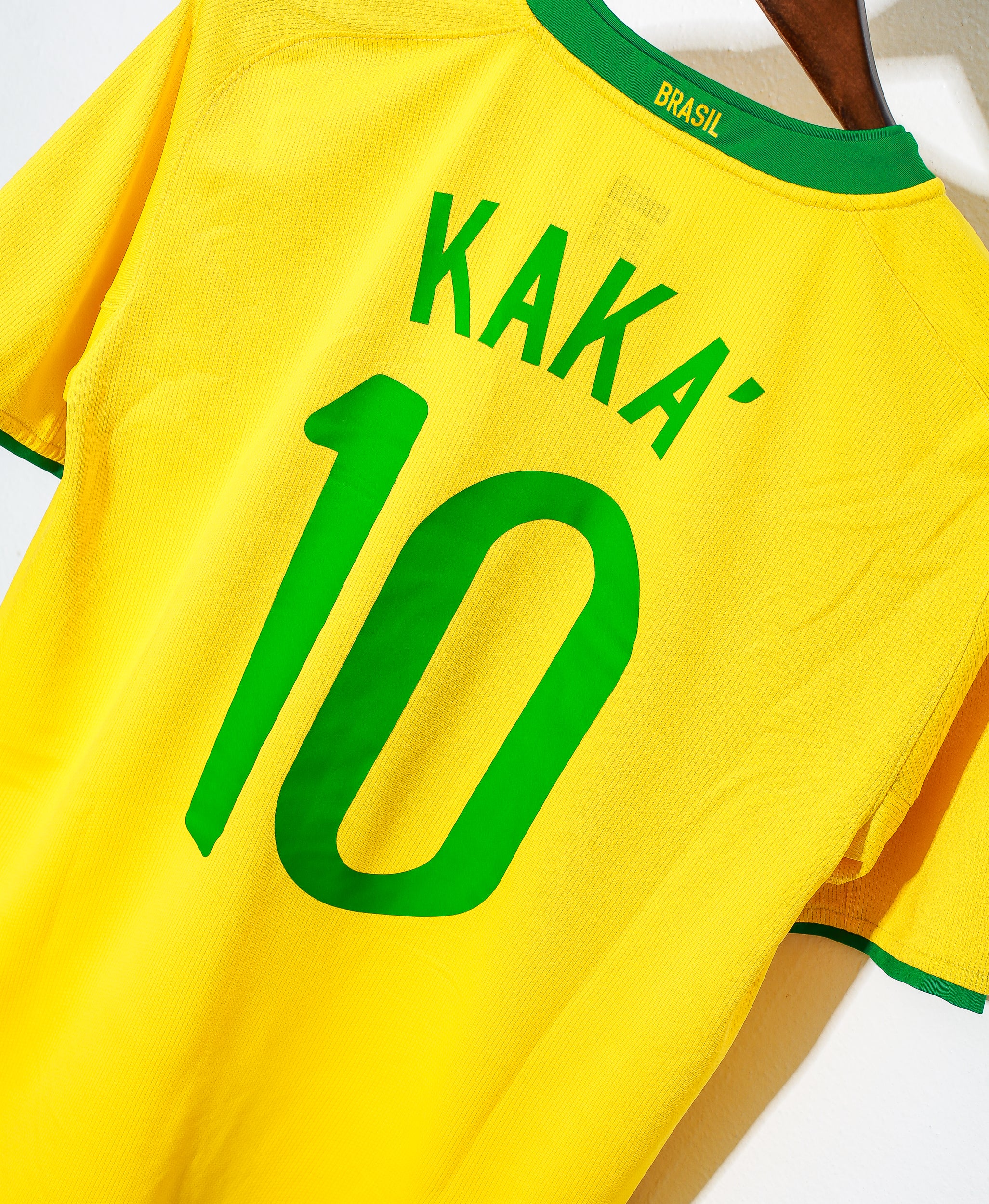 Authentic 2008 Brazil National Team Home Jersey #10 Kaka (Size M) - Perfect for Soccer Matches, Fan Collections & Sports Memorabilia
