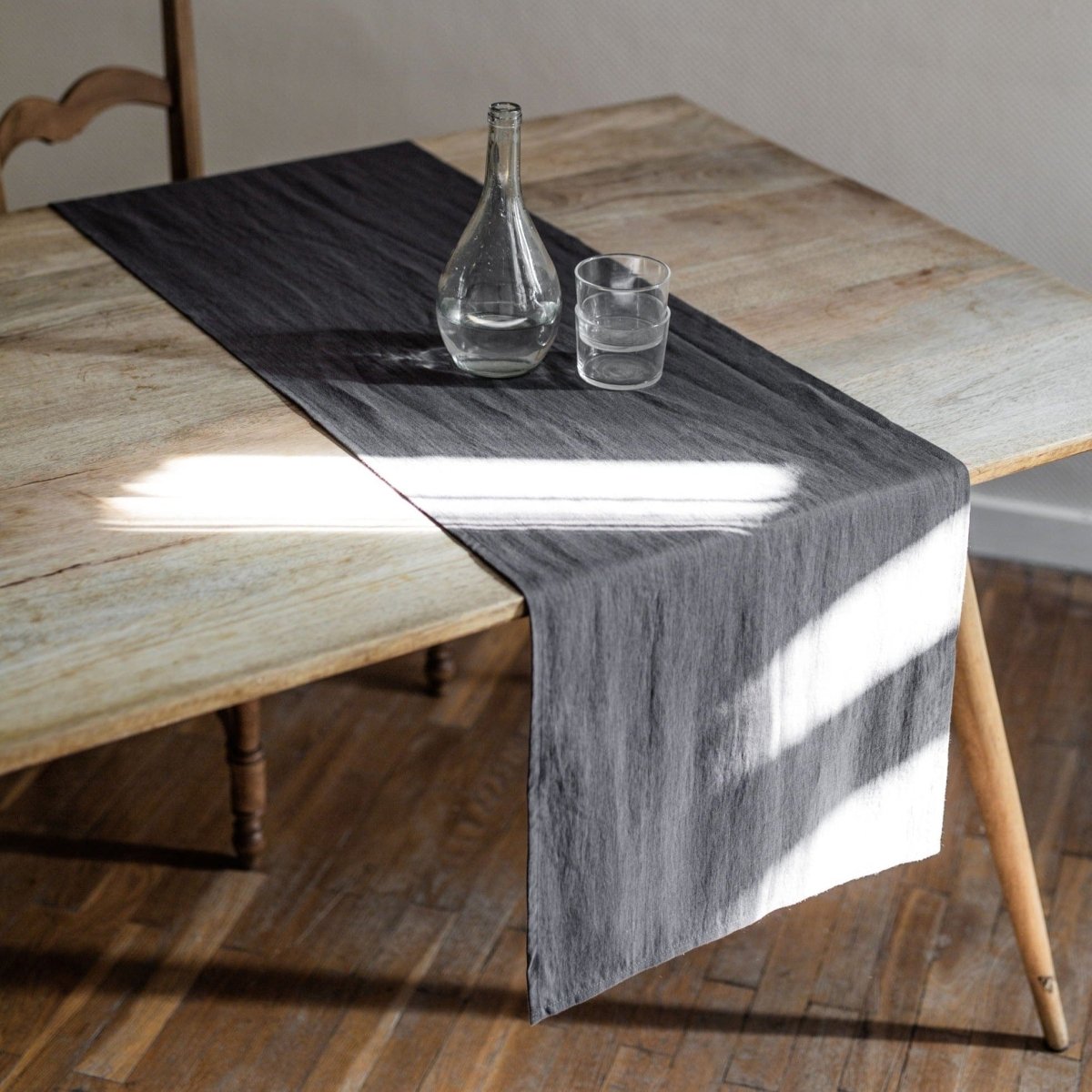 Premium Charcoal Dark Grey Linen Table Runner - Elegant Dining Decor for Weddings, Parties & Home Decor
