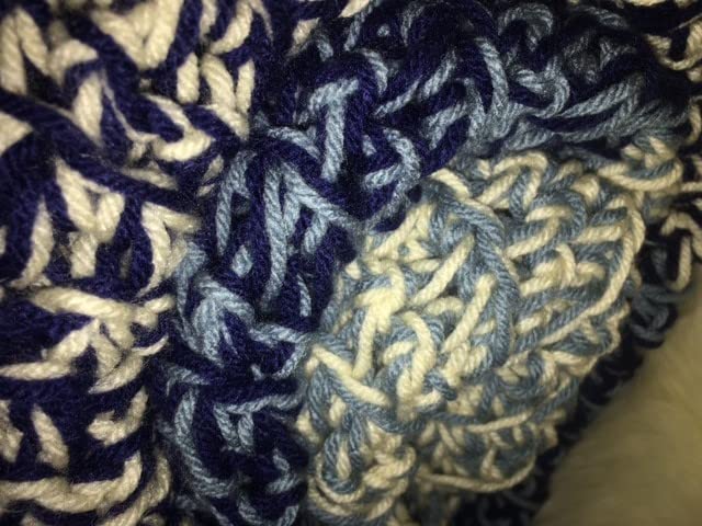Soft & Cozy Throw Blanket for Couch - Twin Size Fleece Blanket for Bed, Sofa & Travel - Perfect for Netflix Nights, Camping & Gifts