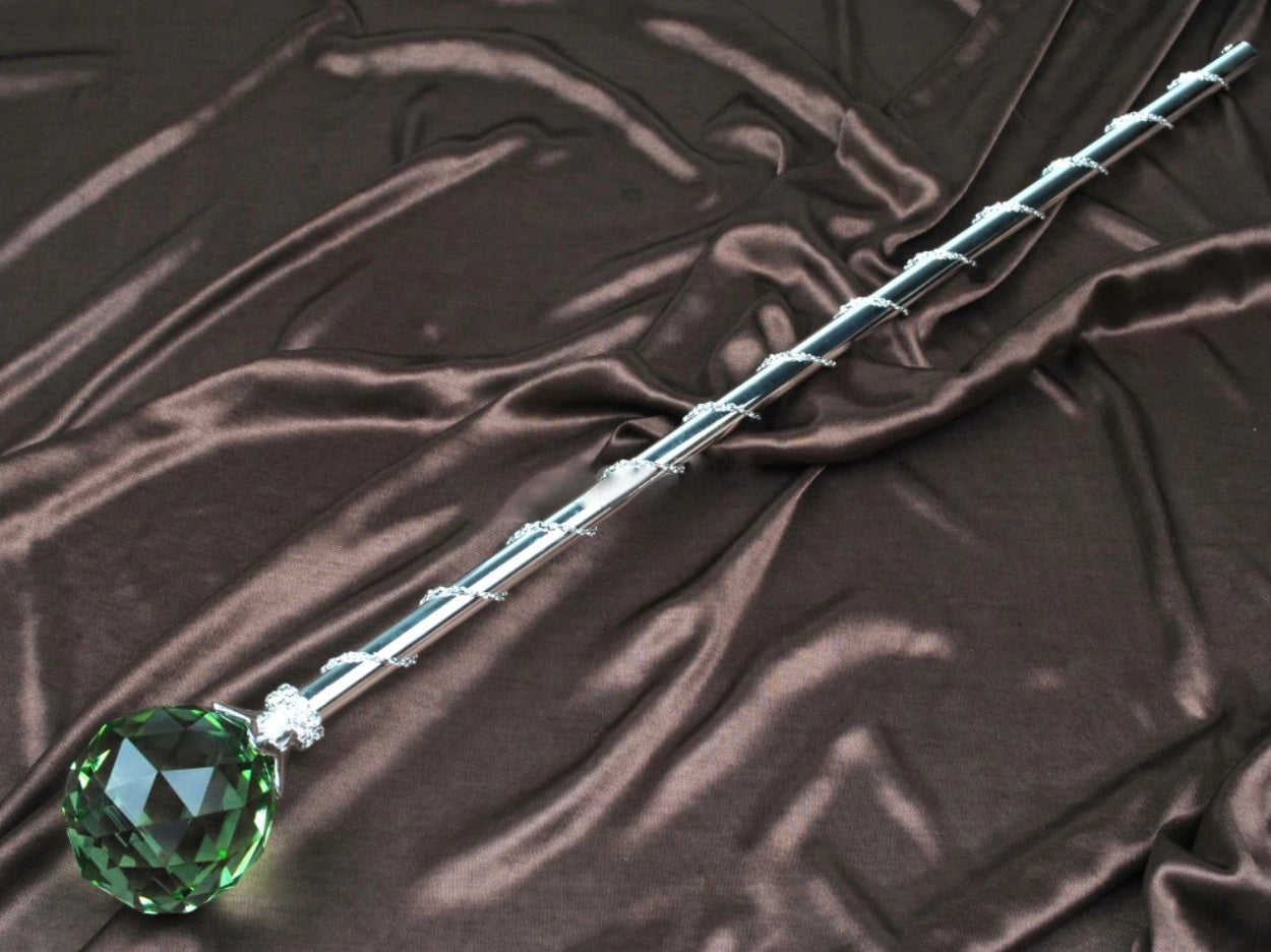 Green Crystal Scepter Wand for Spell Casting - Witchcraft, Wiccan Rituals & Cosplay Accessory - Perfect for Halloween, Fantasy Parties & Pagan Ceremonies