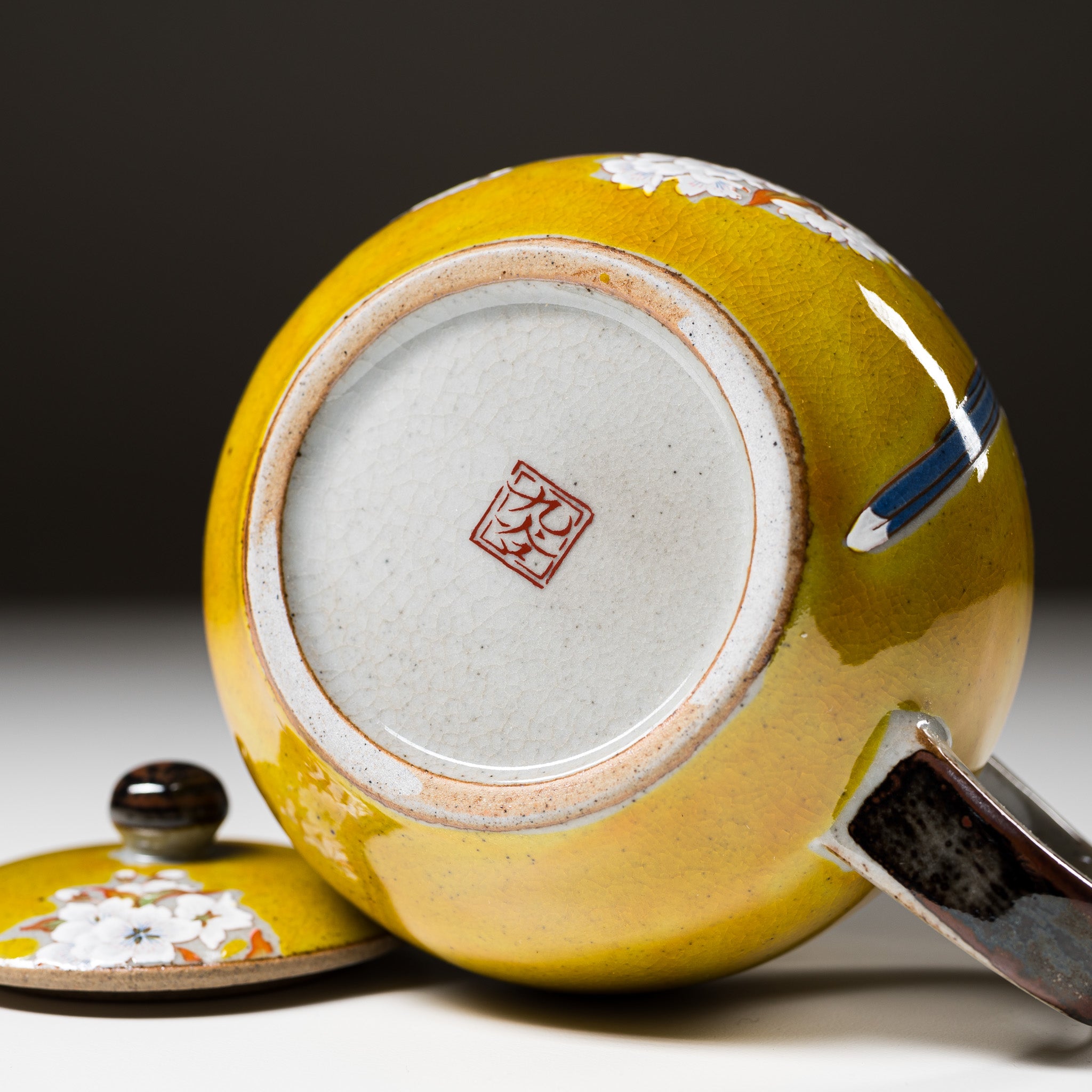Kutani Ware Gold Kacho Fugetsu Japanese Teapot - 360ml Traditional Hand-Painted Ceramic Tea Pot for Green Tea, Matcha & Herbal Tea - Perfect for Japanese Tea Ceremonies, Home Decor & Gift Giving