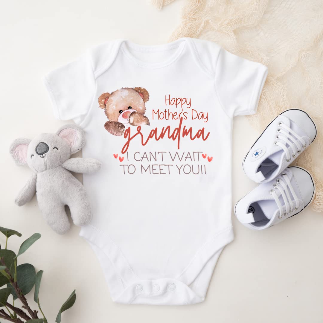 Happy Mother's Day Grandma Baby Announcement Onesie - Cute Pregnancy Reveal Gift for Mother-in-Law & New Grandma | Perfect for First-Time Grandparents, Baby Shower Surprises & Mother's Day 2023 Celebrations