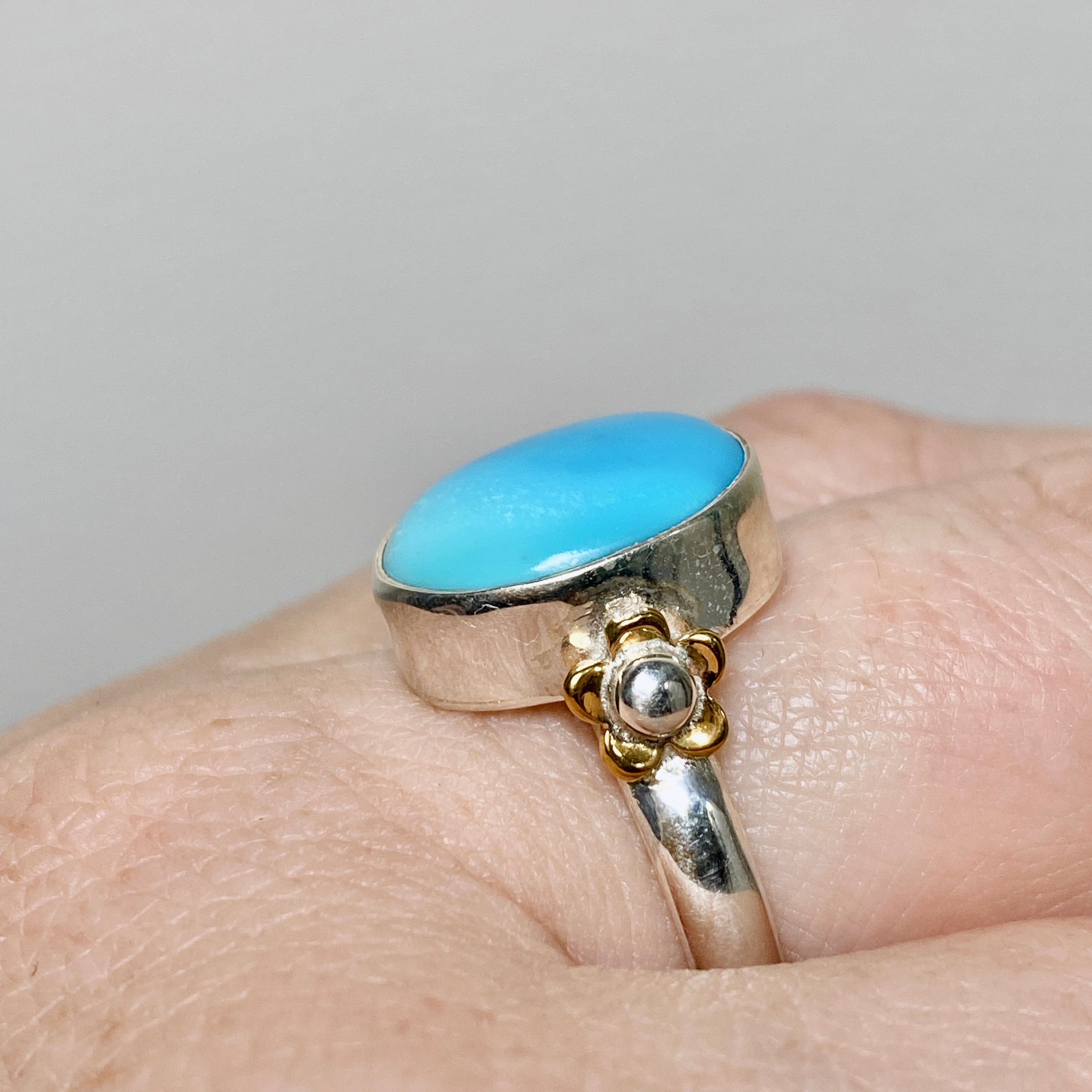 Arizona Turquoise Oval Cabochon Ring with Brass Accents - Size 7 - KRGJ3400 - Perfect for Boho Jewelry Lovers & Southwest Fashion Accessories