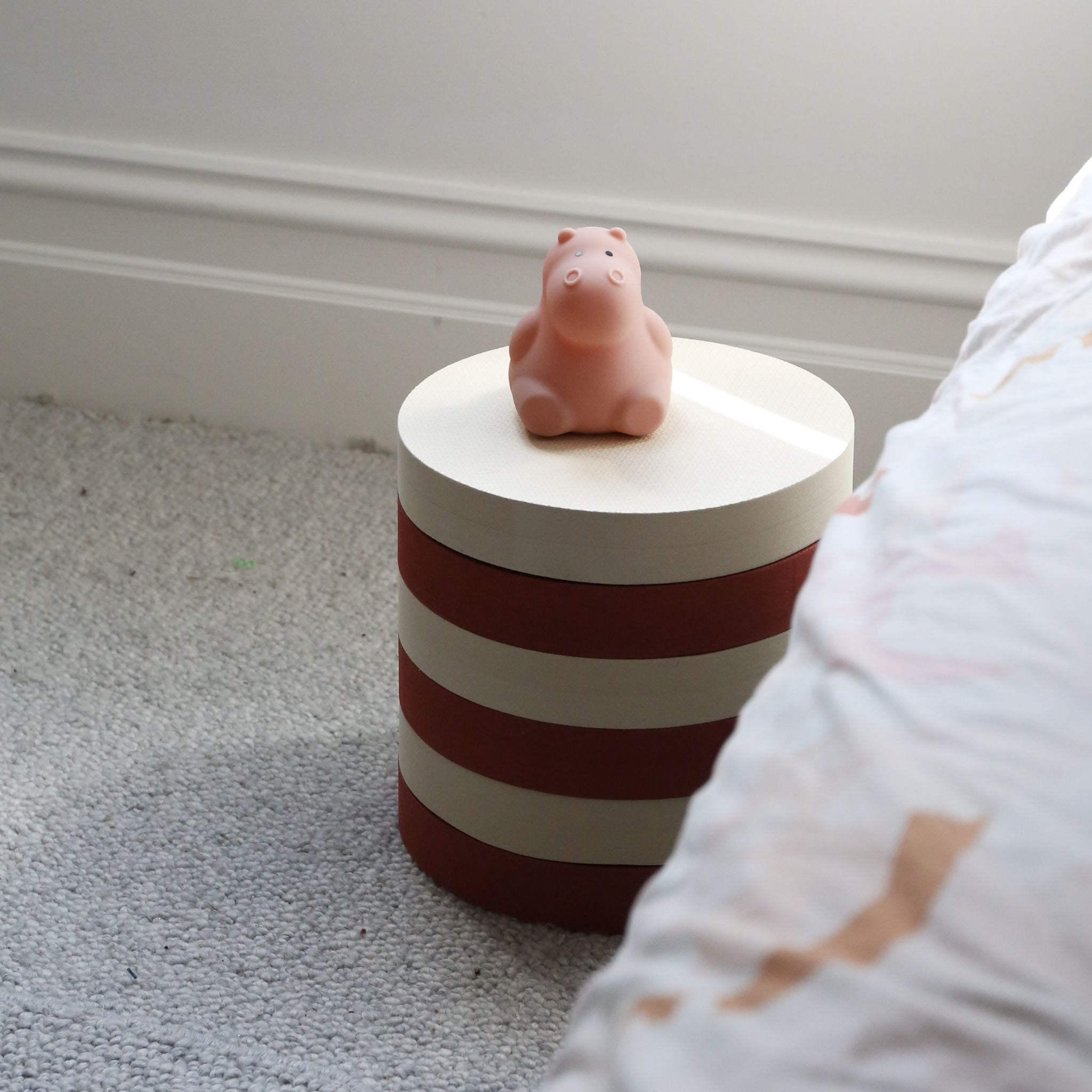 OYOY Iro Foam Stacking Stool - Vanilla & Nutmeg Color - Lightweight Modern Stool for Kids Room, Nursery, or Outdoor Play Area