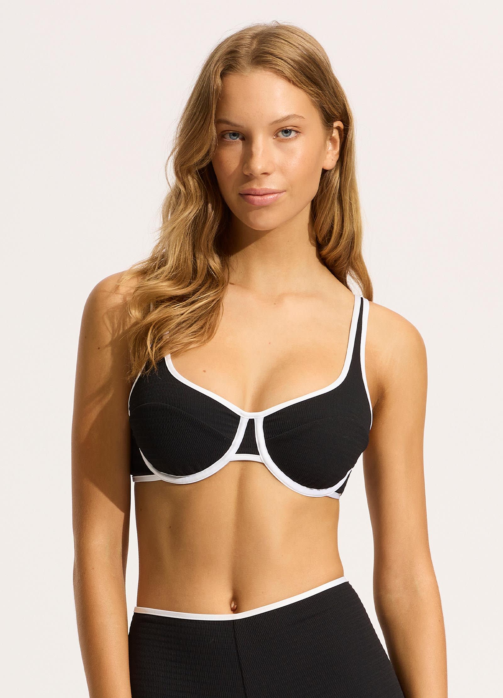 Beach Bound DD Underwire Bikini Top - Black | Supportive Swimwear for Women | Perfect for Beach Vacations, Pool Parties & Summer Getaways