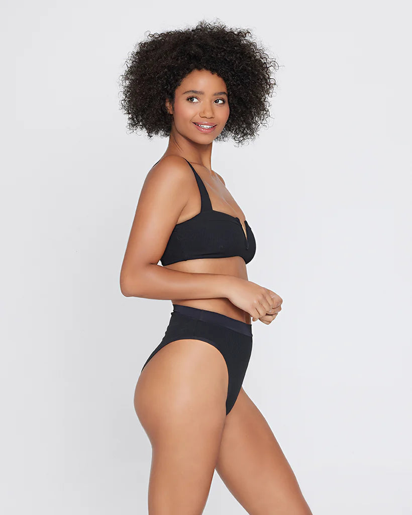 L*Space Women's Lee Lee Ribbed Bikini Top - Black | Sexy Swimwear for Beach & Pool | Perfect for Summer Vacations & Tropical Getaways