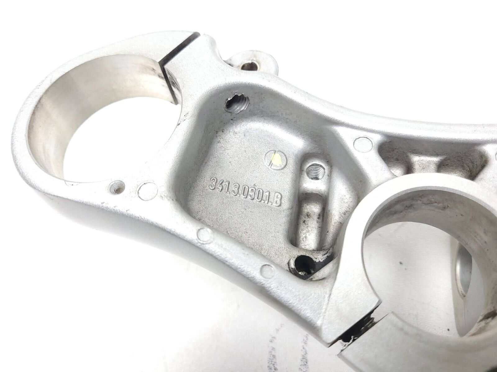 Original Ducati Monster M600 620 Triple Tree Lower OEM Replacement Part - Perfect for Motorcycle Repair & Customization Projects