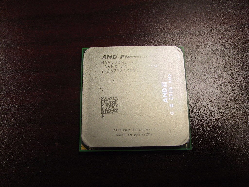 AMD Phenom X4 9550 2.2GHz Quad-Core Processor - 4x512KB Cache, Socket AM2+ (CPU Only) - Perfect for Gaming PCs, Workstations & Home Theater Builds